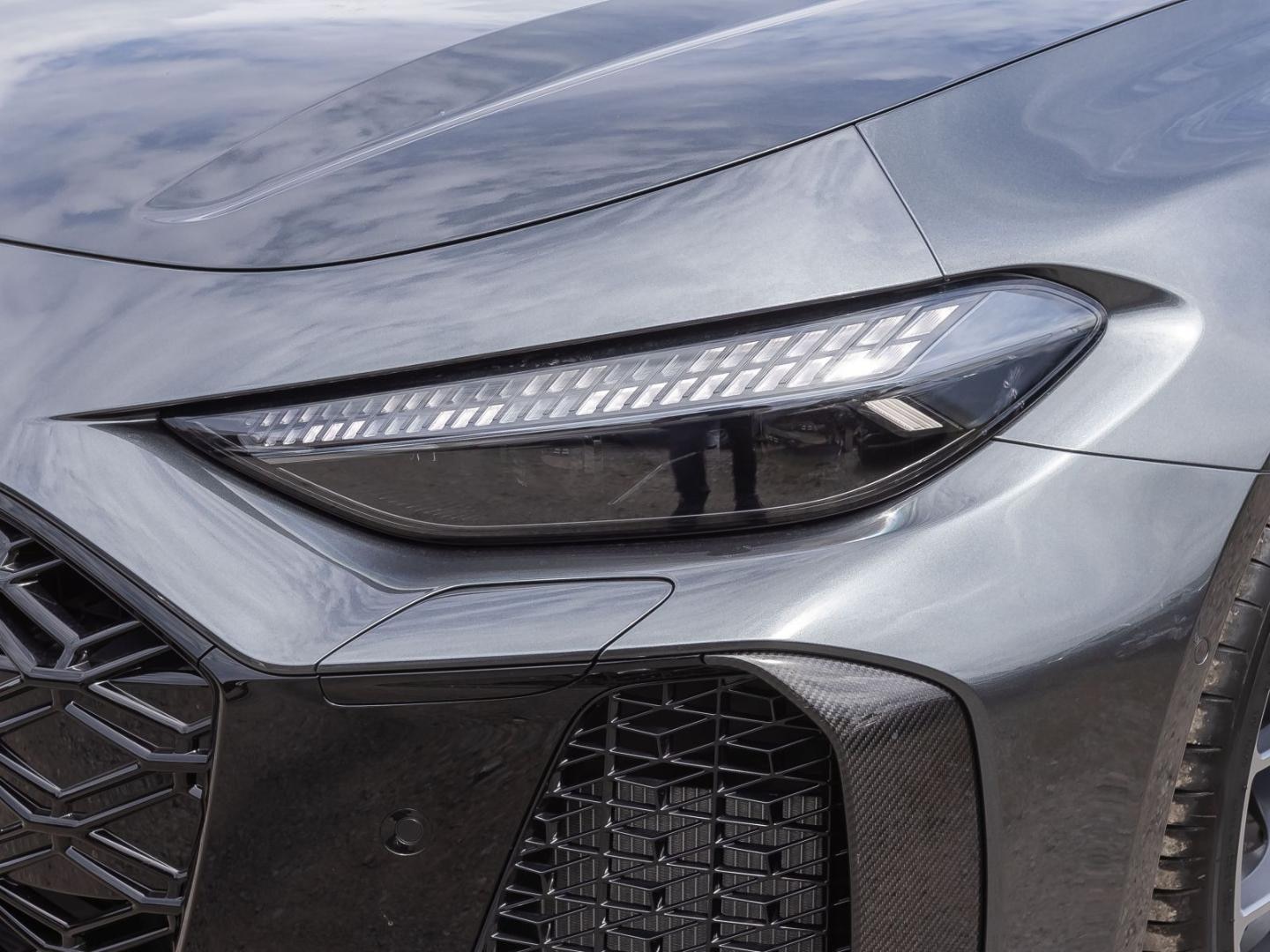 Bild über Audi RS 5 Limousine TFSI quattro 470 kW tiptronic - für weitere Informationen kontaktieren Sie den Audi Partner