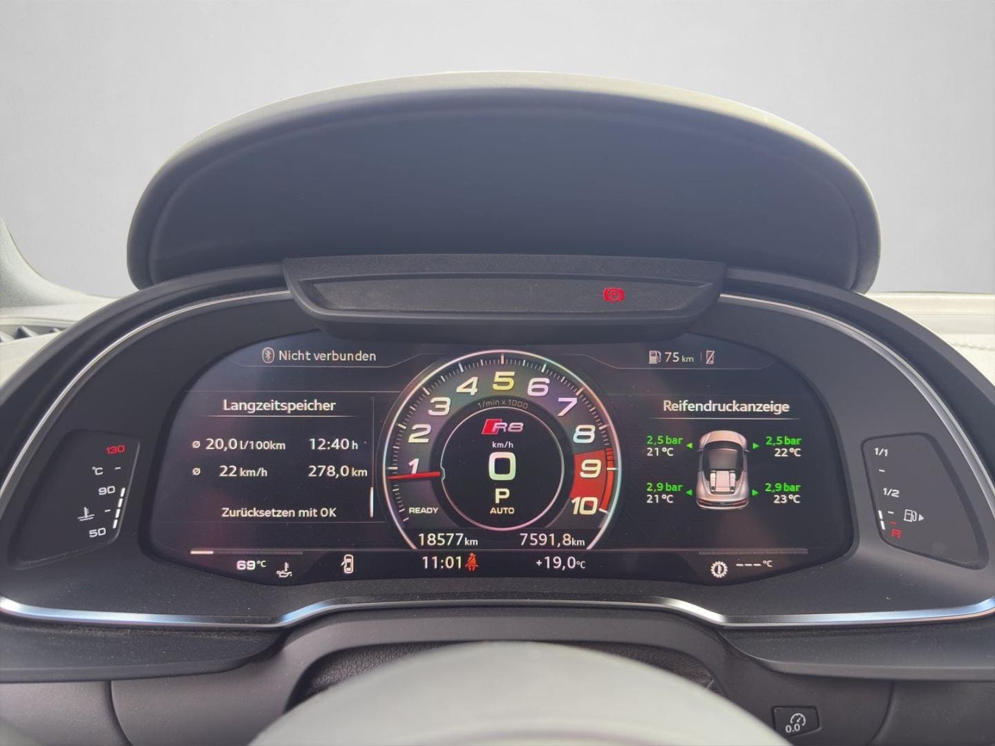 Bild über Audi R8 Spyder FSI S tronic - für weitere Informationen kontaktieren Sie den Audi Partner