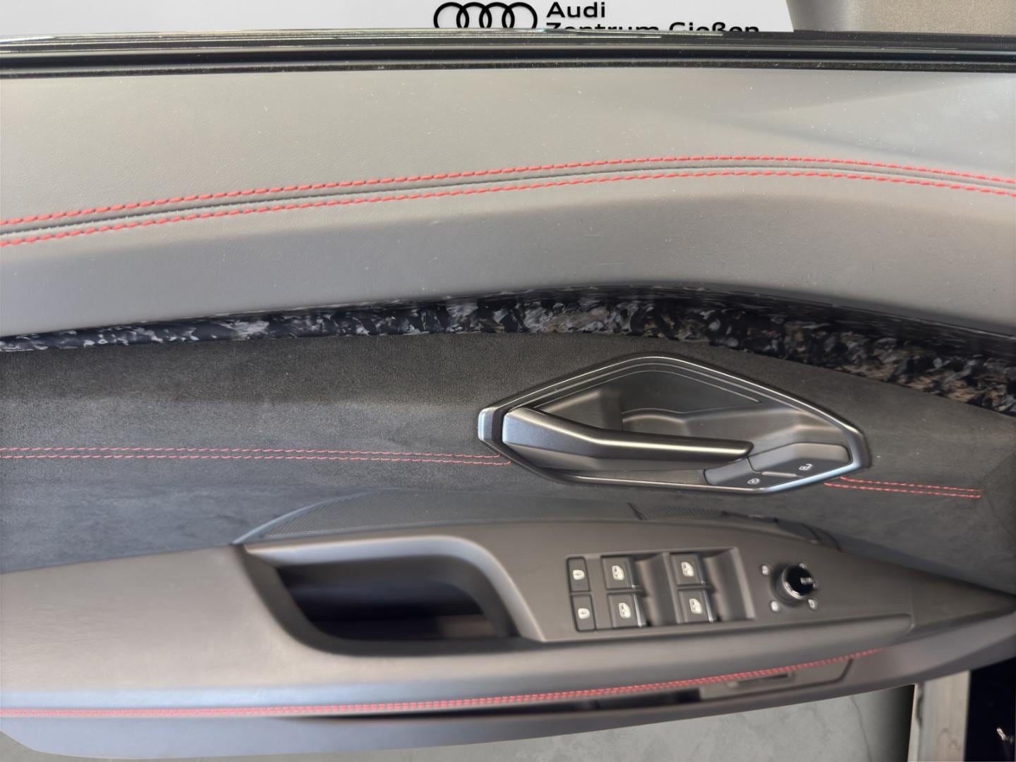 Bild über Audi RS e-tron GT performance e-tron quattro - für weitere Informationen kontaktieren Sie den Audi Partner