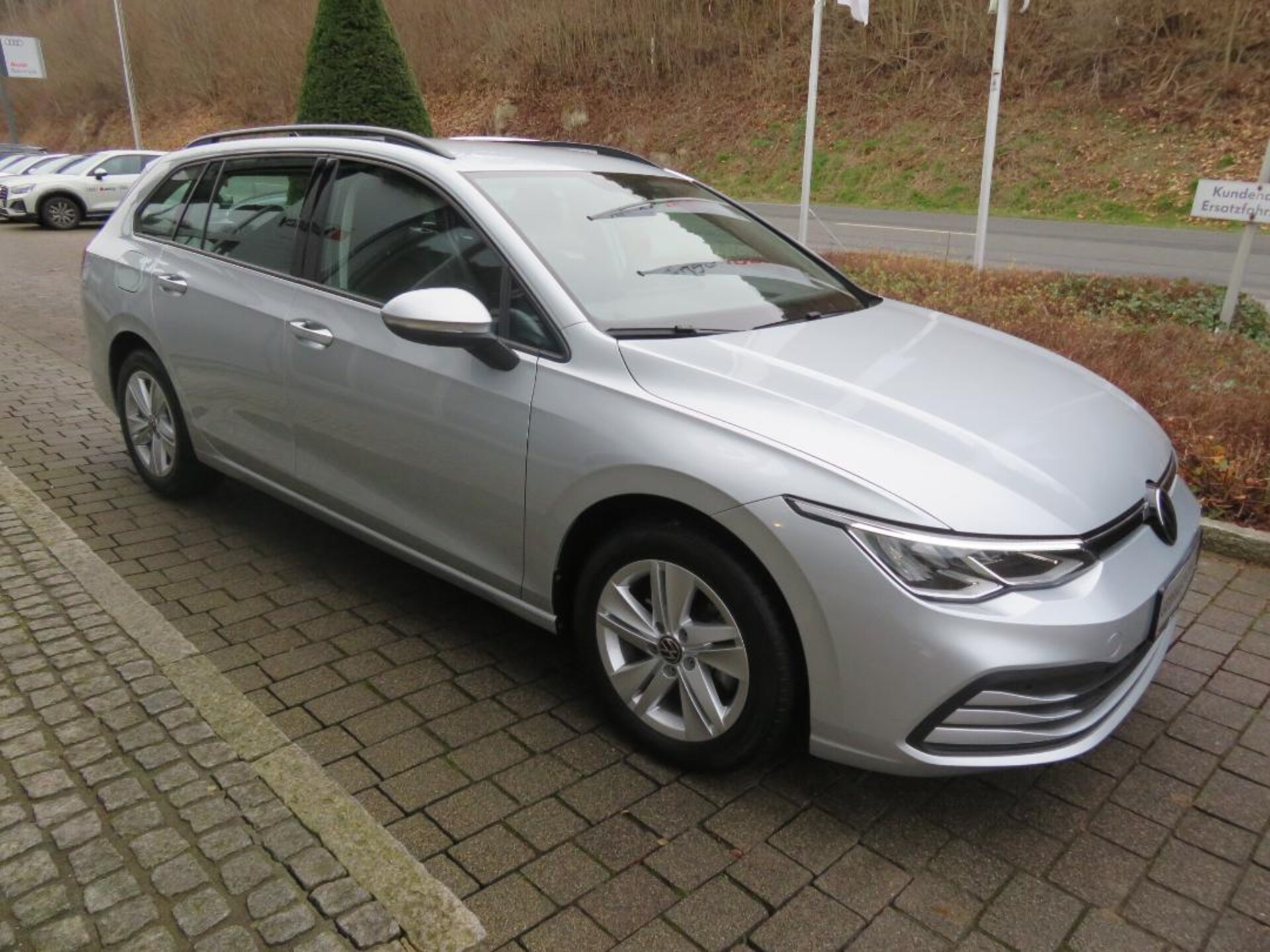 Volkswagen Golf Variant Life