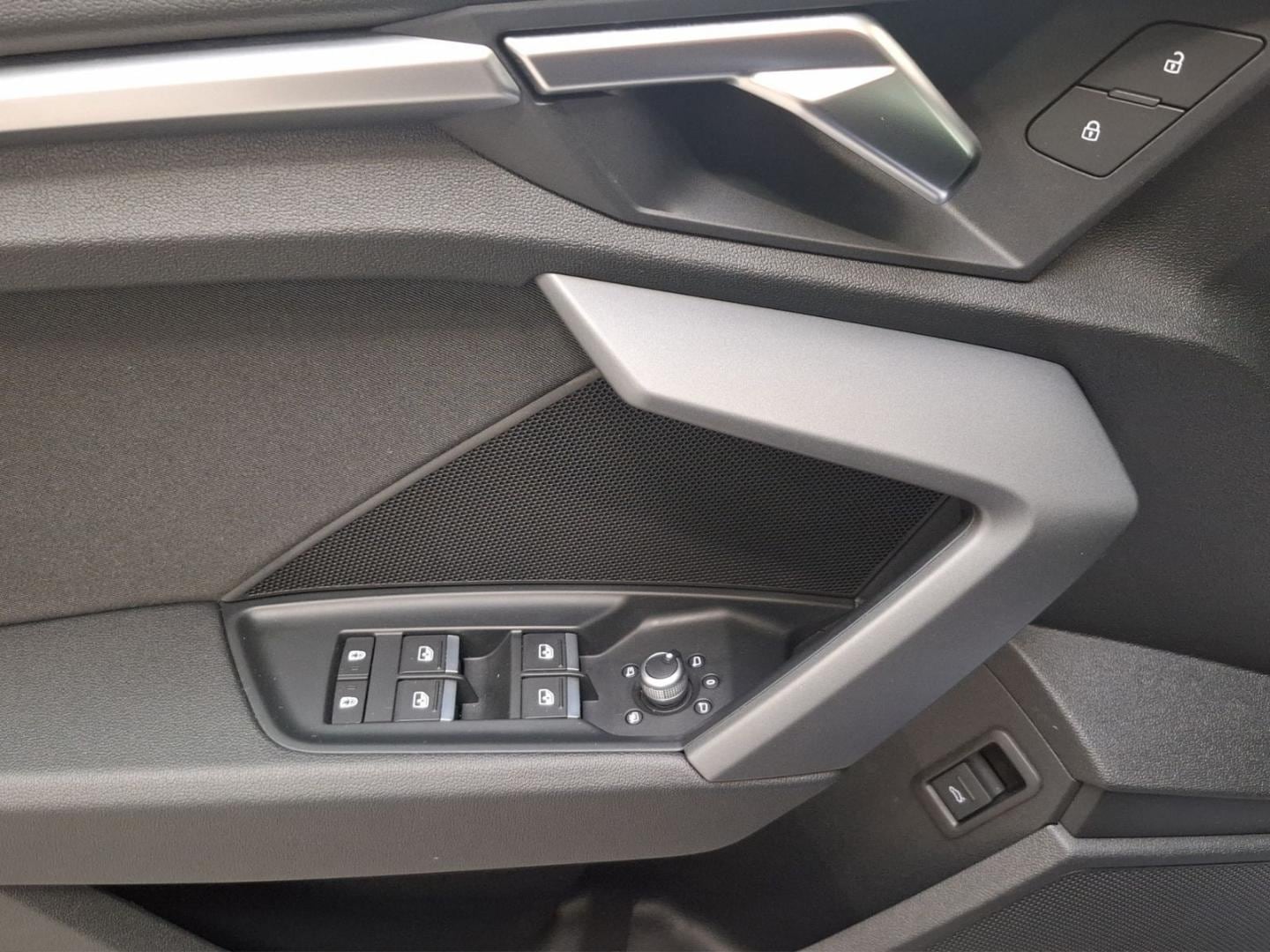 Bild über Audi A3 Limousine S line 30 TFSI S tronic - für weitere Informationen kontaktieren Sie den Audi Partner