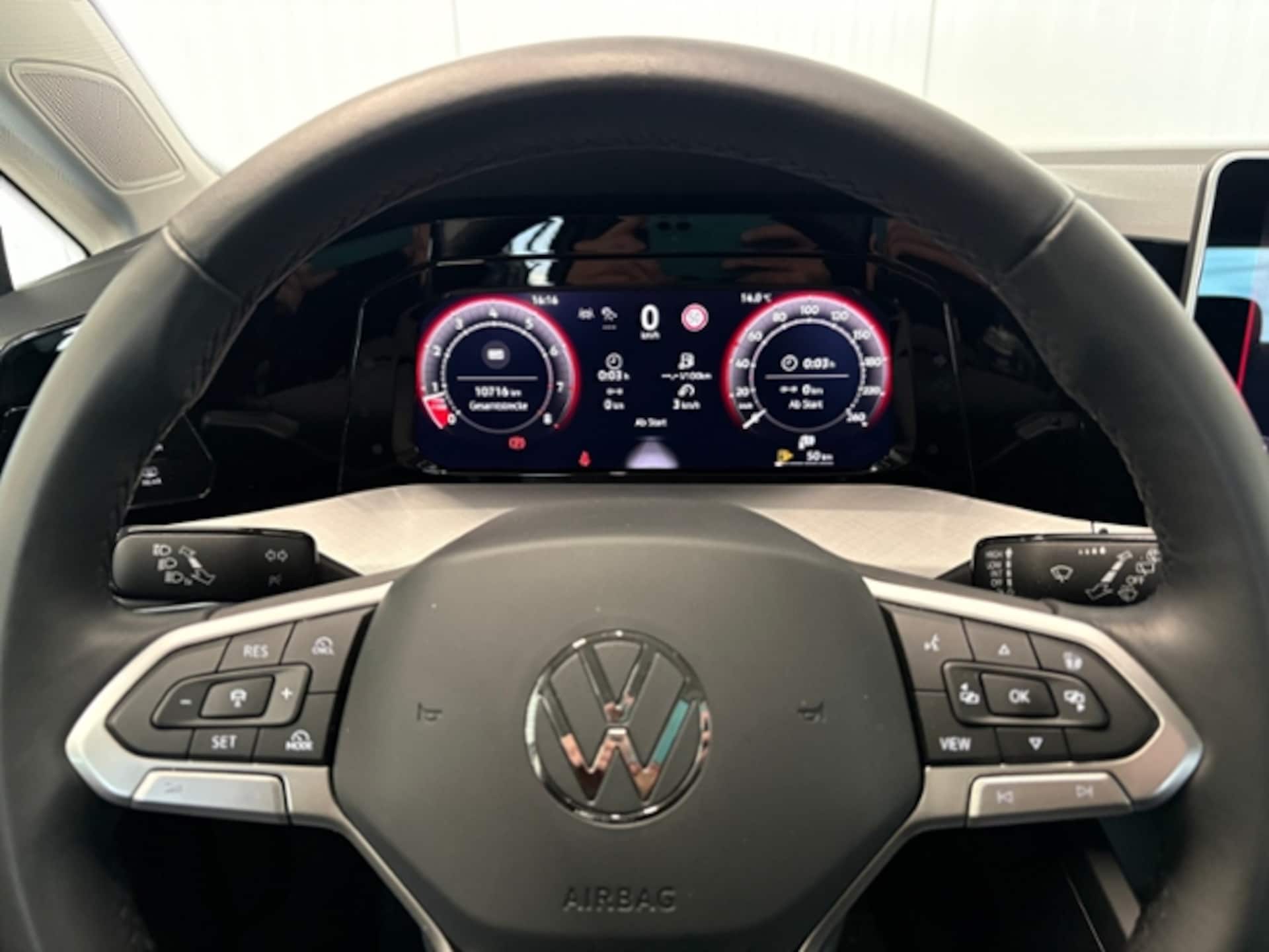 Volkswagen Golf Life