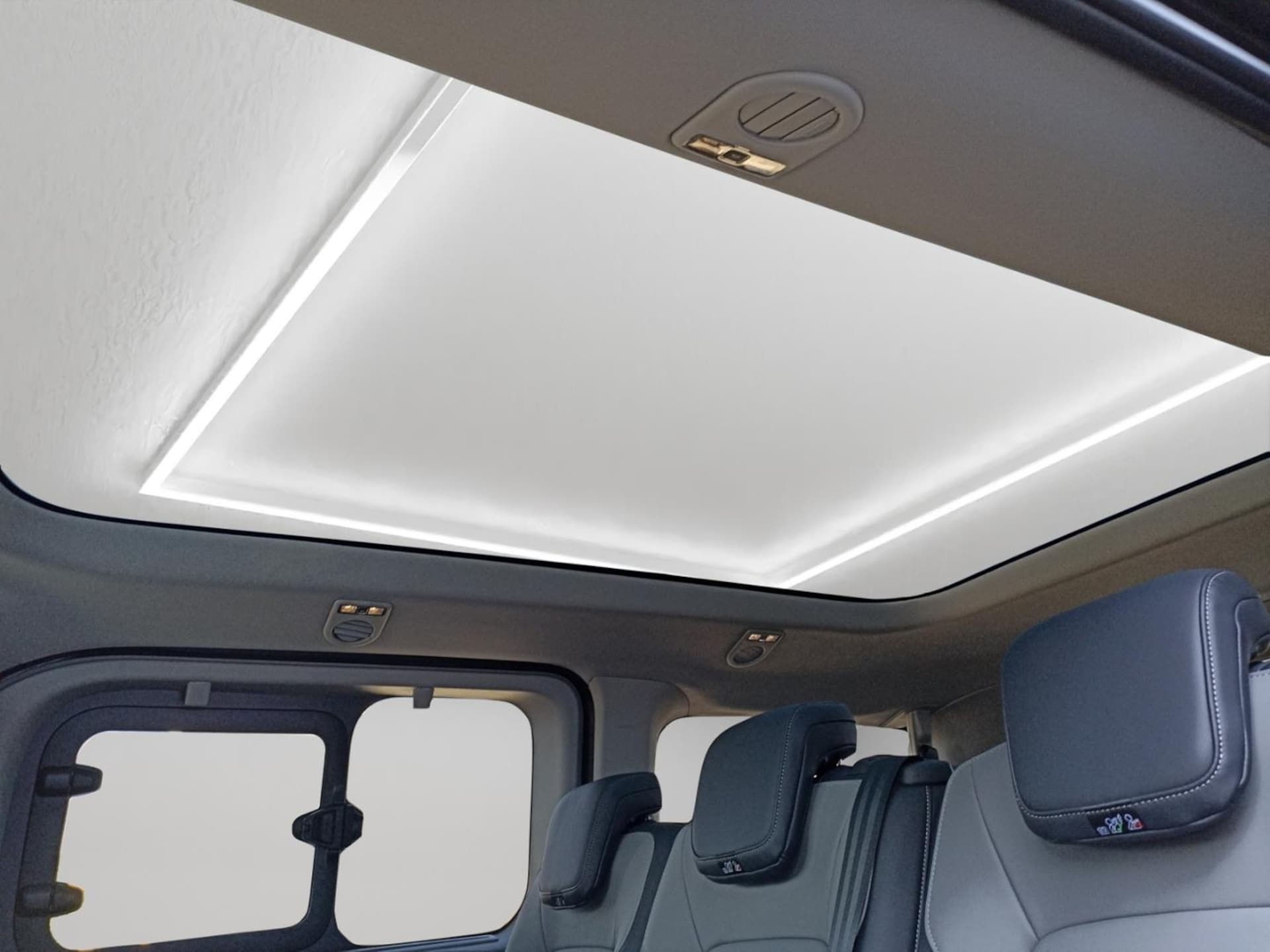 Volkswagen e-Caravelle Style