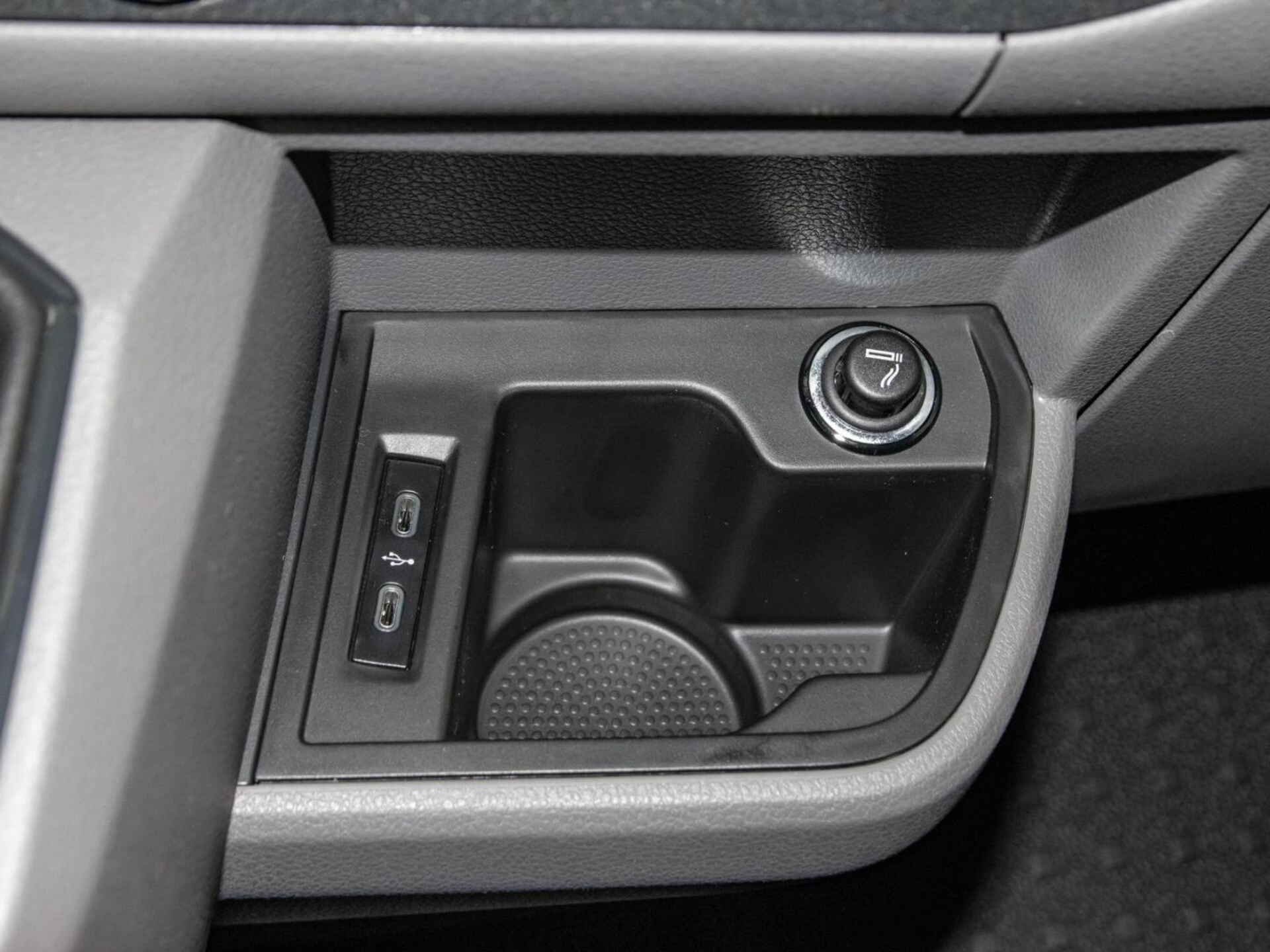 Volkswagen T6.1 Transporter Kombi kurzer Radstand