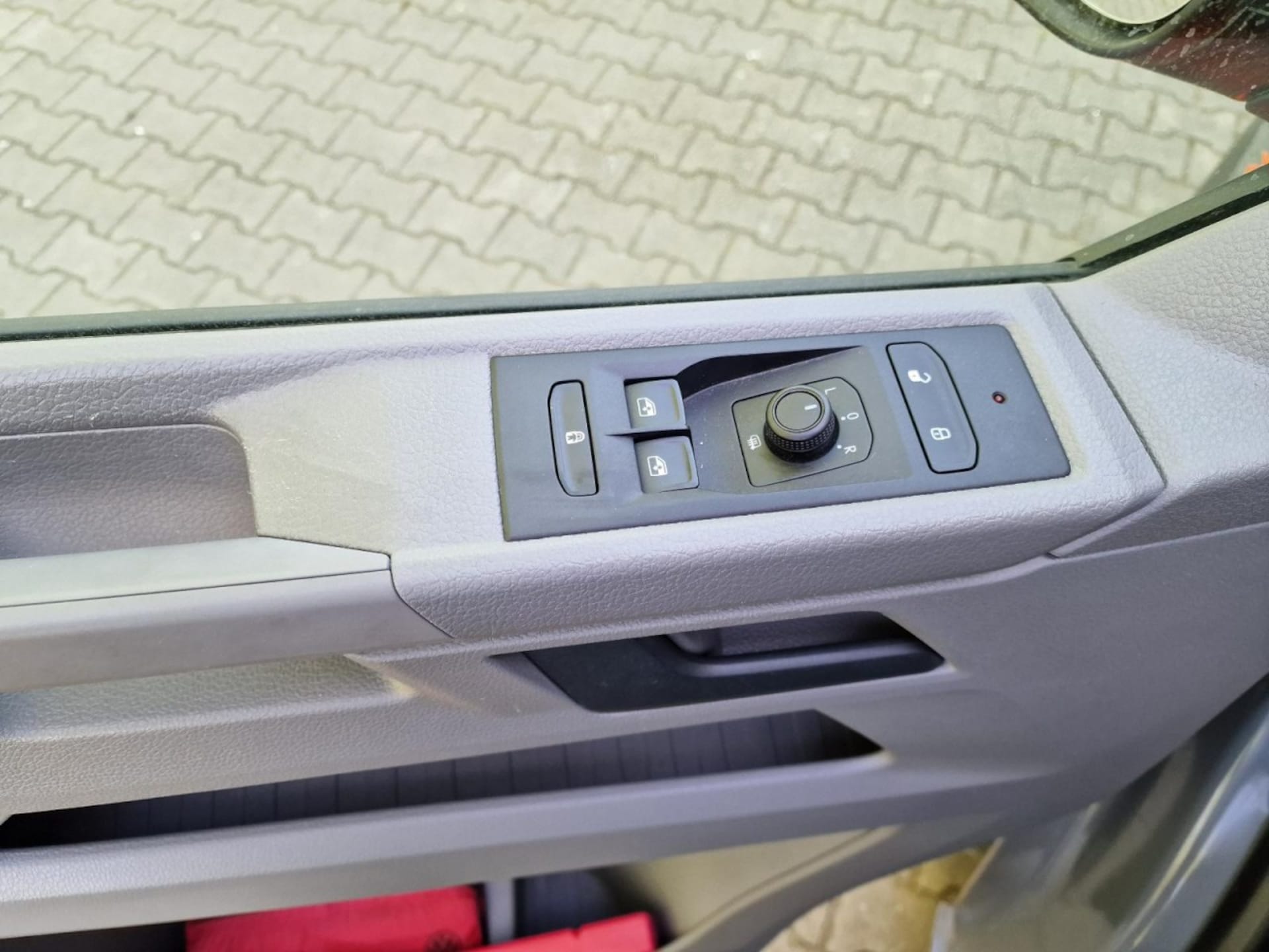 Volkswagen T6.1 Transporter Kombi langer Radstand