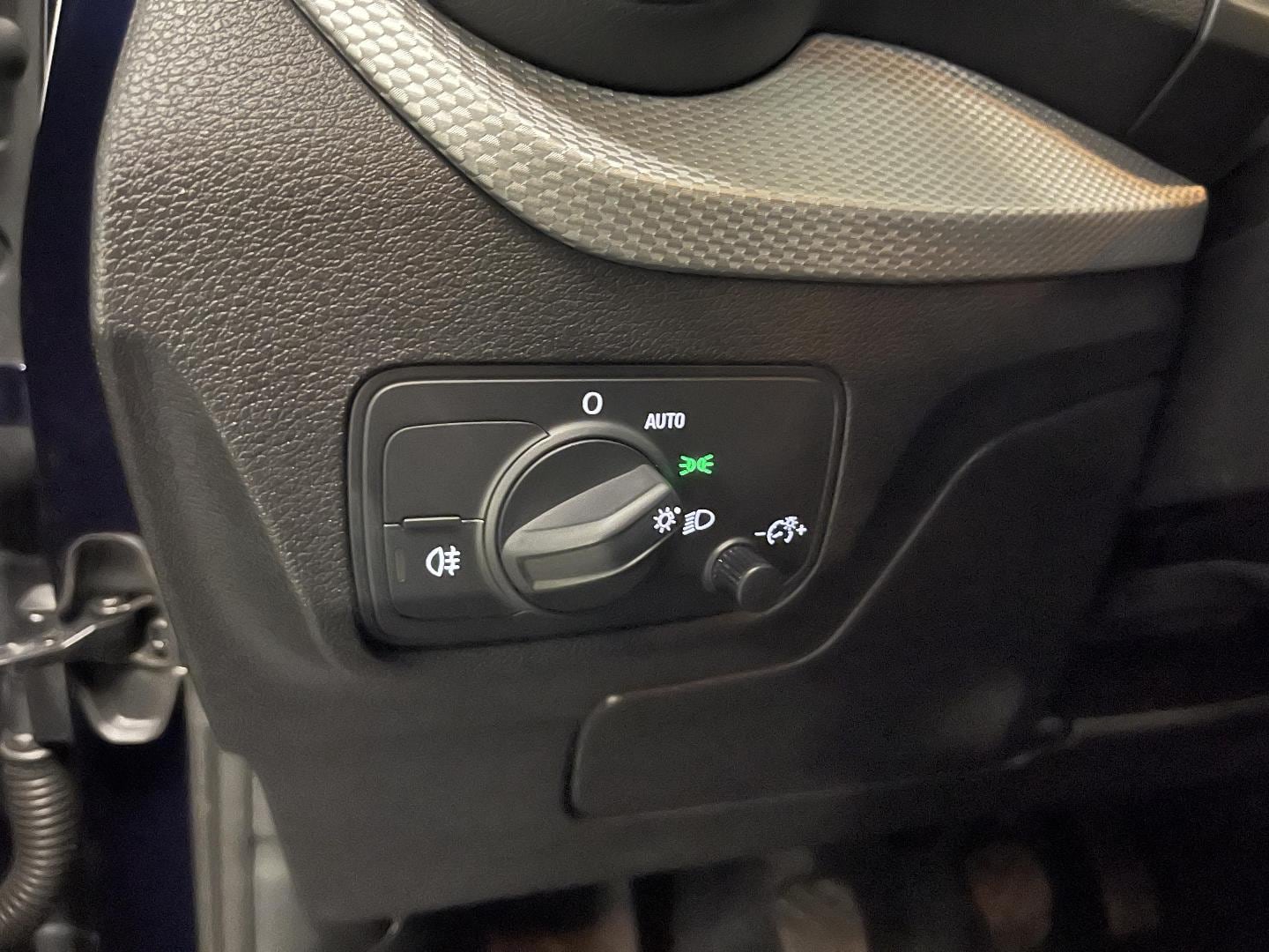 Image about Audi Q2 Business Line 30 TFSI 81 kW (110 ch) 6 vitesses