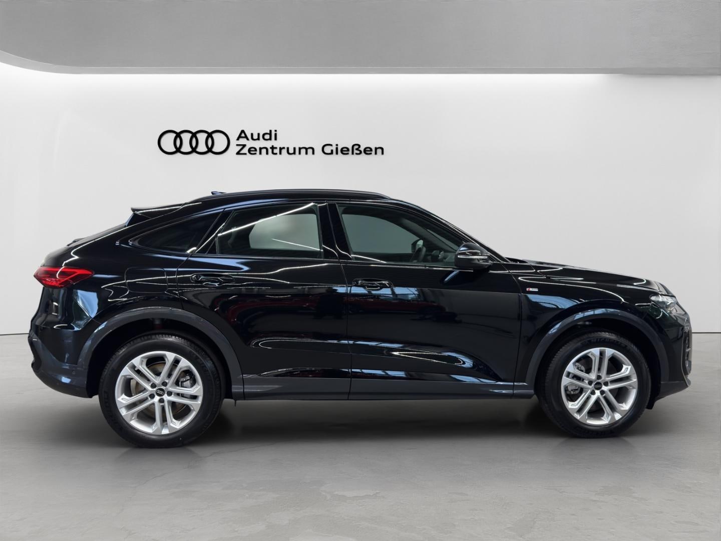 Bild über Audi Q5 Sportback TDI quattro 150 kW S tronic - für weitere Informationen kontaktieren Sie den Audi Partner