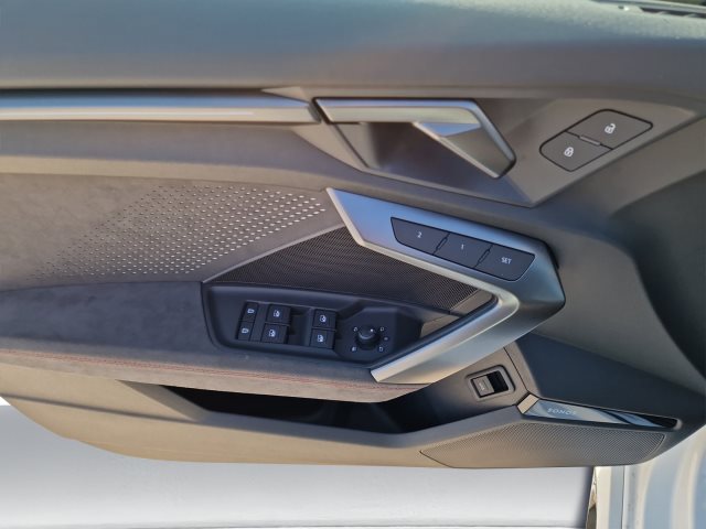 Image about Audi RS 3 Limousine TFSI quattro S tronic