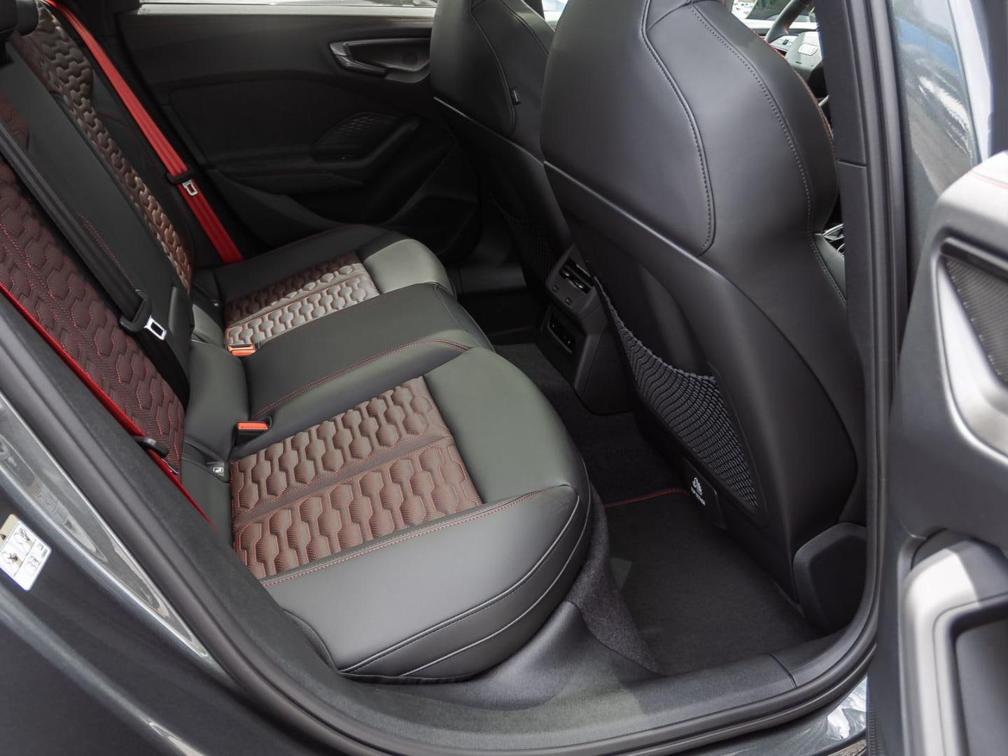 Bild über Audi RS 5 Limousine TFSI quattro 470 kW tiptronic - für weitere Informationen kontaktieren Sie den Audi Partner