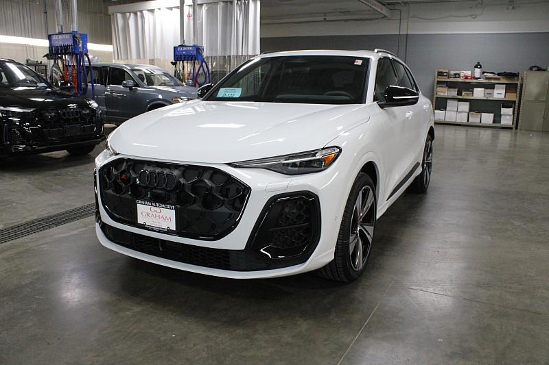 2025 Audi SQ5 Premium Plus's photo