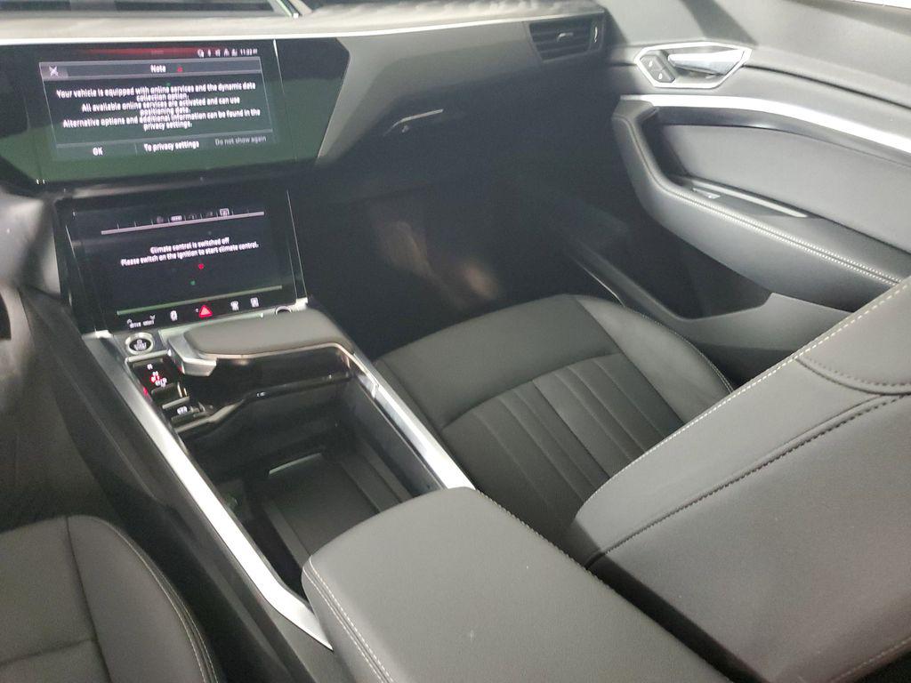 2024 Audi Q8 Sportback e-tron Premium Plus - Photo 16