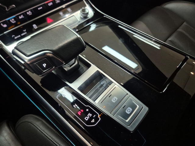 Audi A8 55 TFSI quattro 250 340 kW hp tiptronic 10