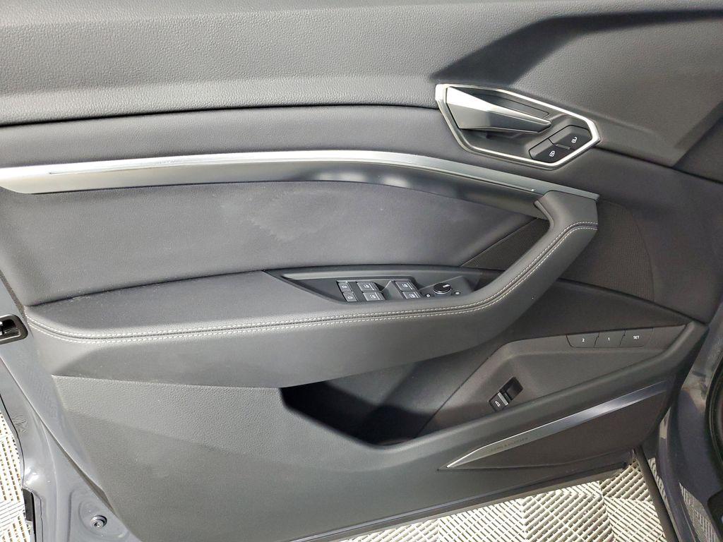 2024 Audi Q8 Sportback e-tron Premium Plus - Photo 18