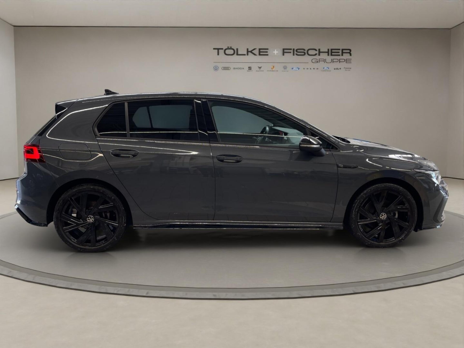 Volkswagen Golf R-Line