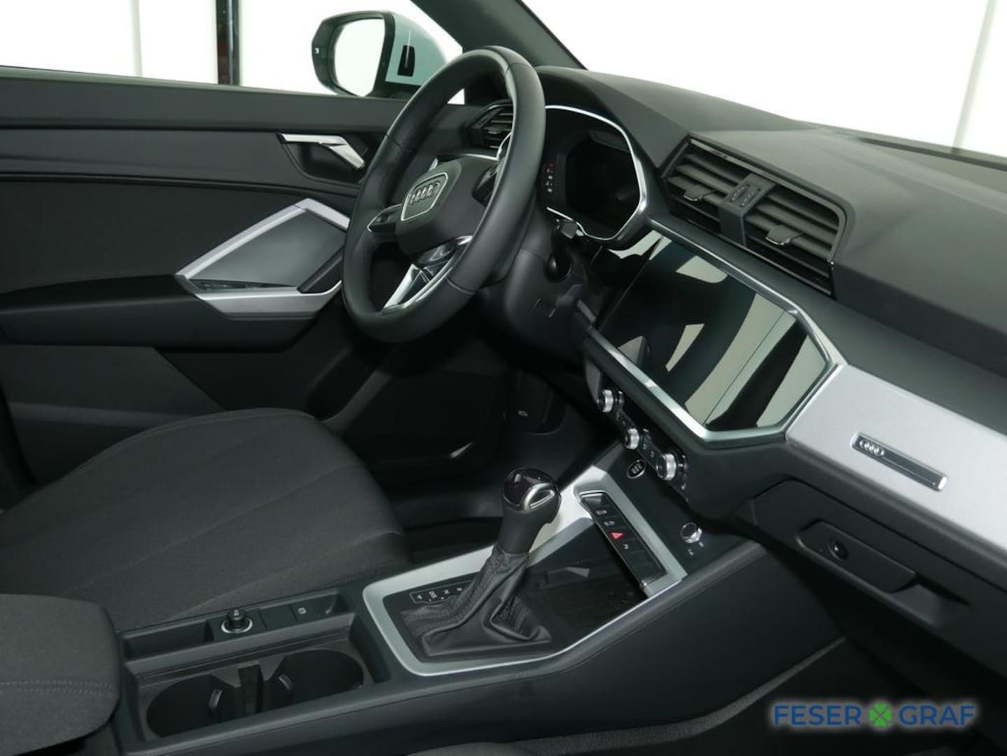 Bild über Audi Q3 S line 35 TFSI S tronic - für weitere Informationen kontaktieren Sie den Audi Partner