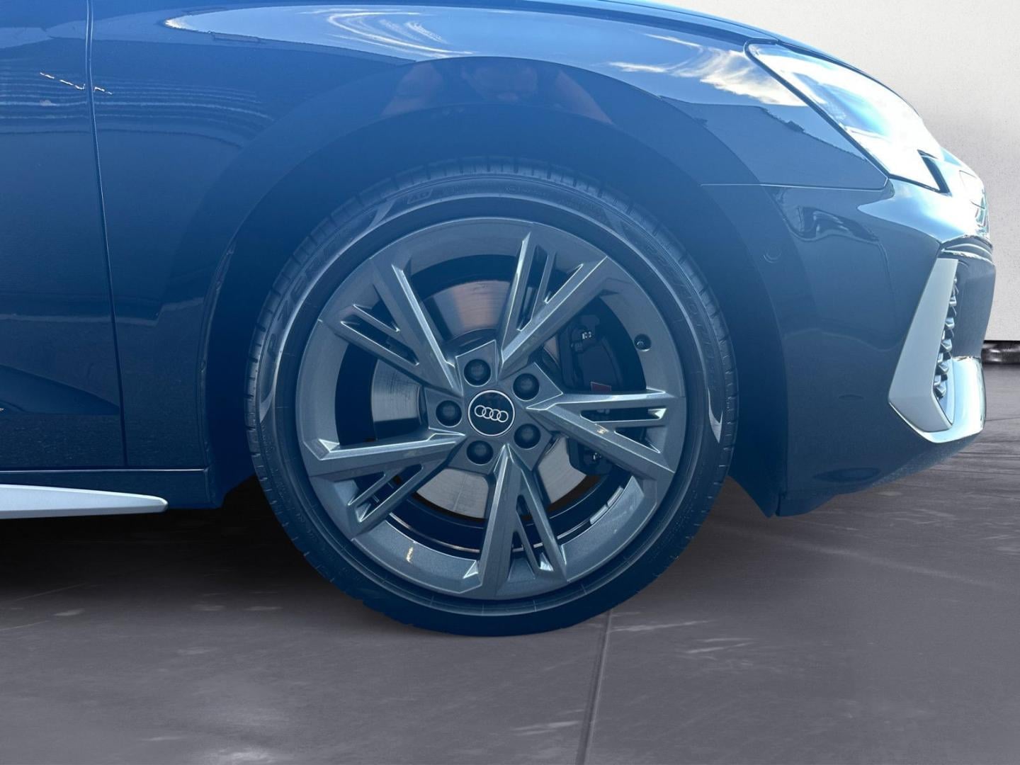 Bild über Audi S3 Sportback TFSI quattro S tronic - für weitere Informationen kontaktieren Sie den Audi Partner