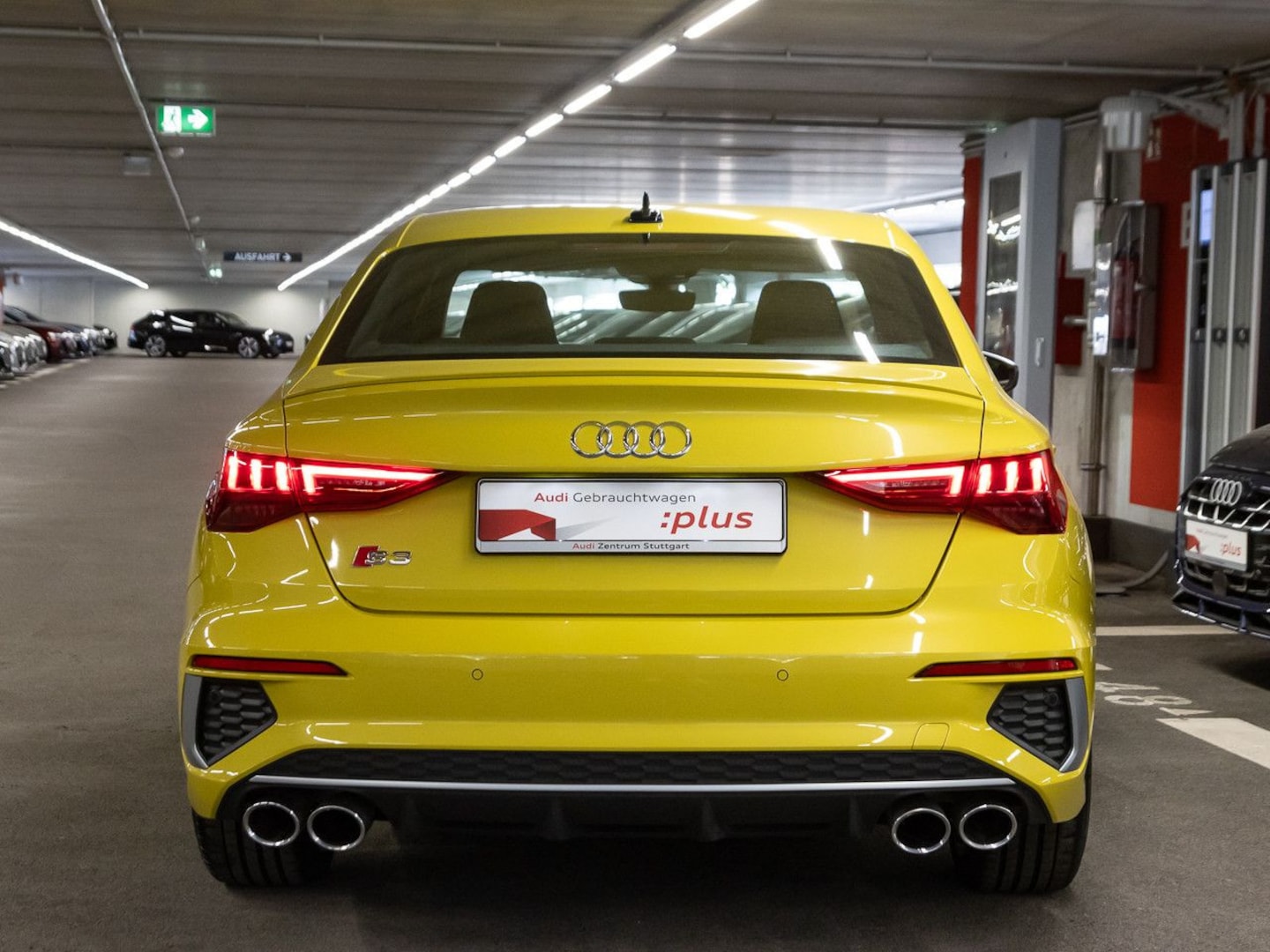 Bild über Audi S3 Limousine TFSI quattro S tronic - für weitere Informationen kontaktieren Sie den Audi Partner