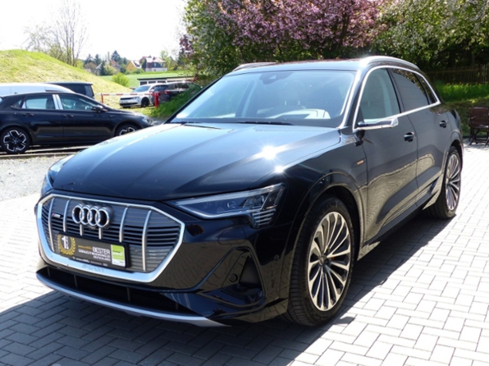 Audi e-tron S line