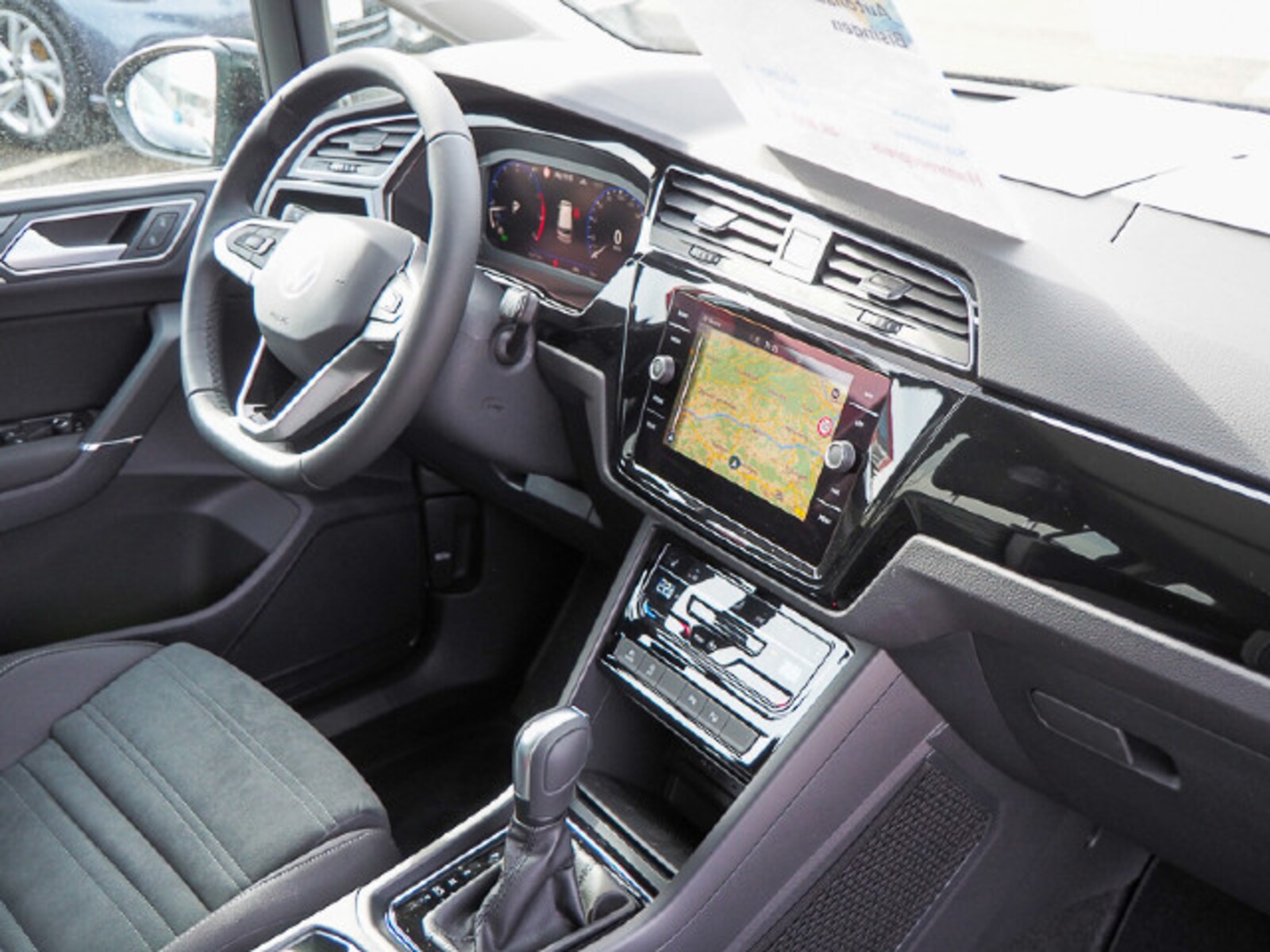 Volkswagen Touran – Bild 6