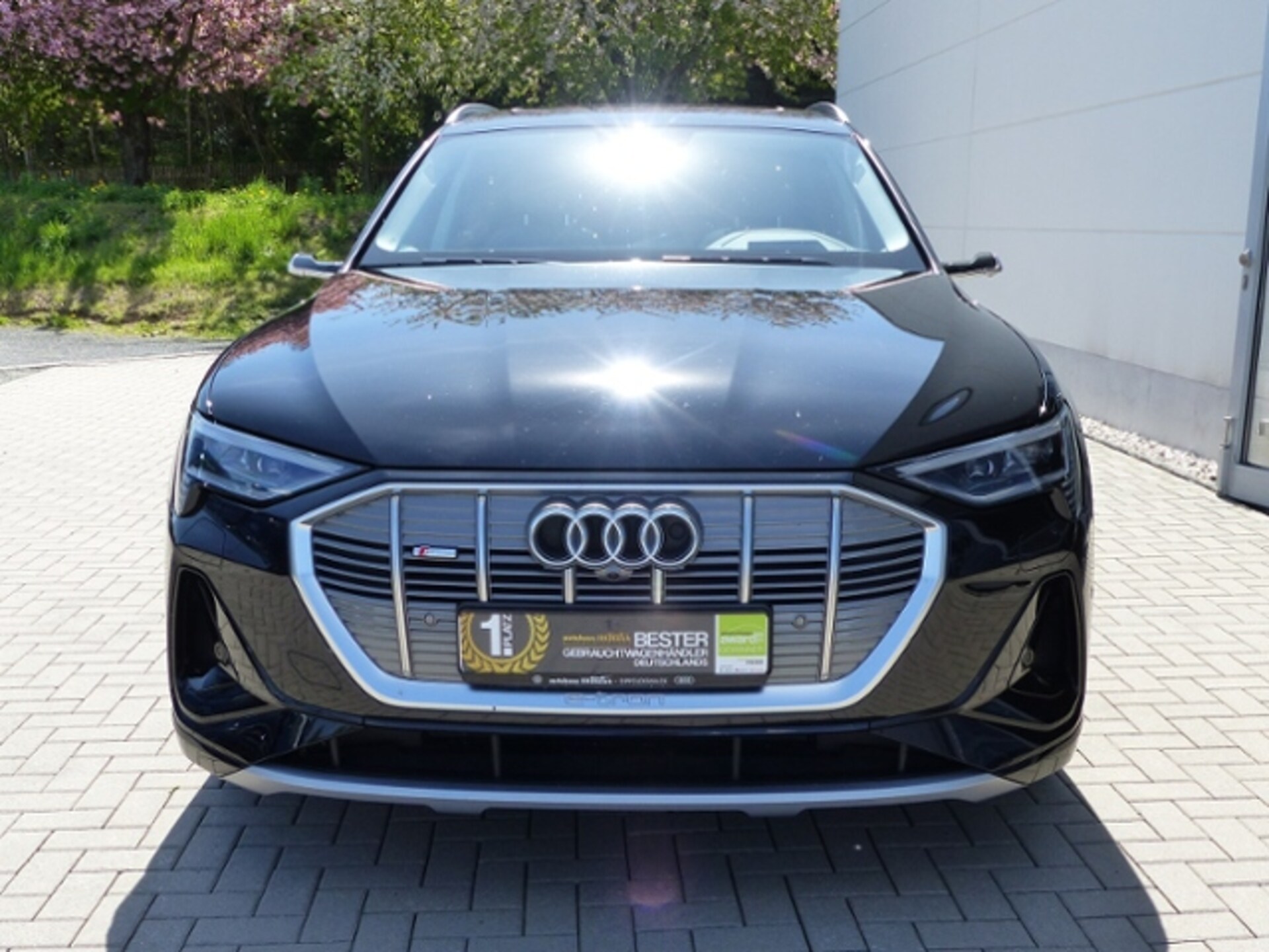 Audi e-tron S line