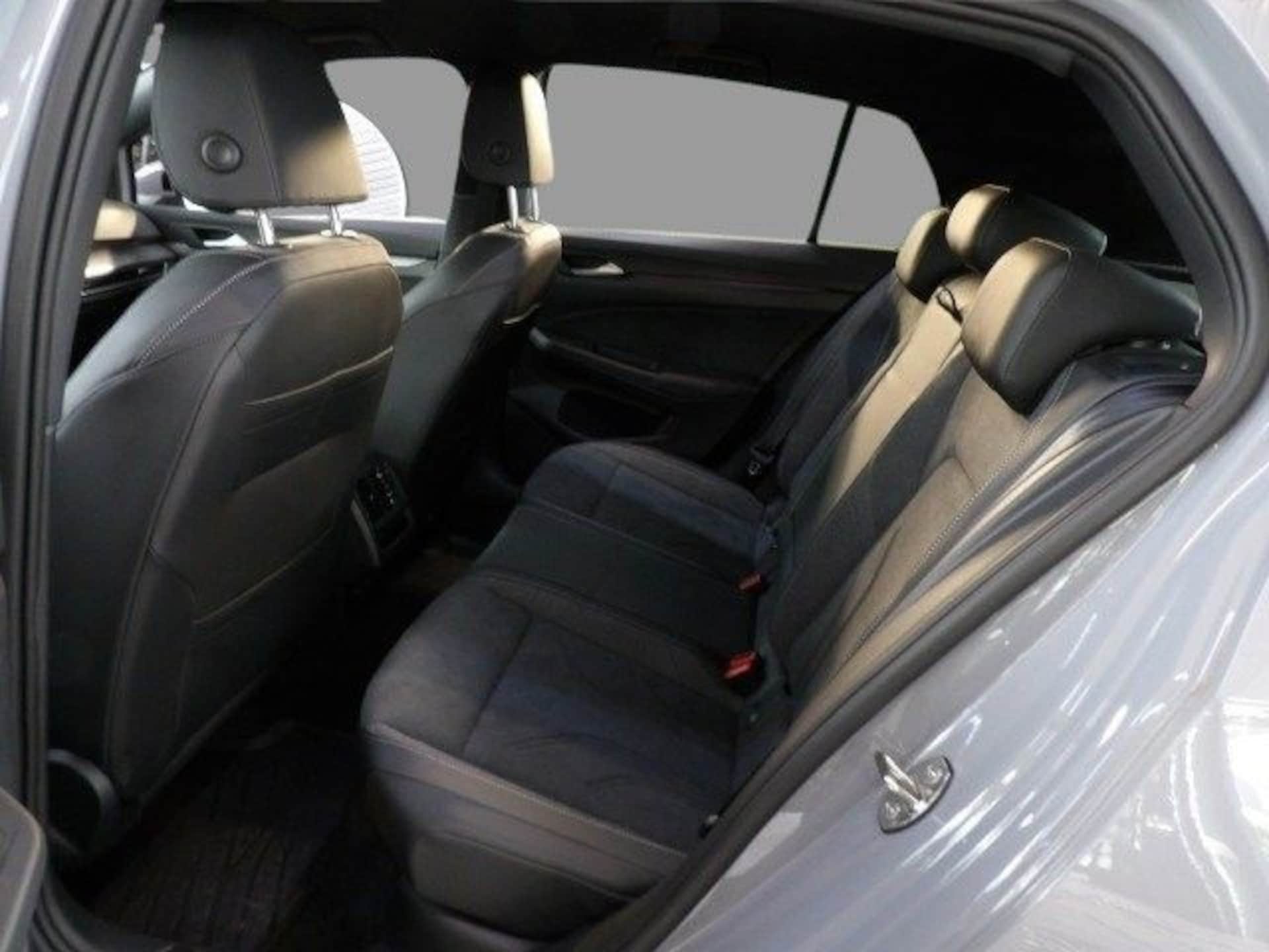 Volkswagen Golf Style