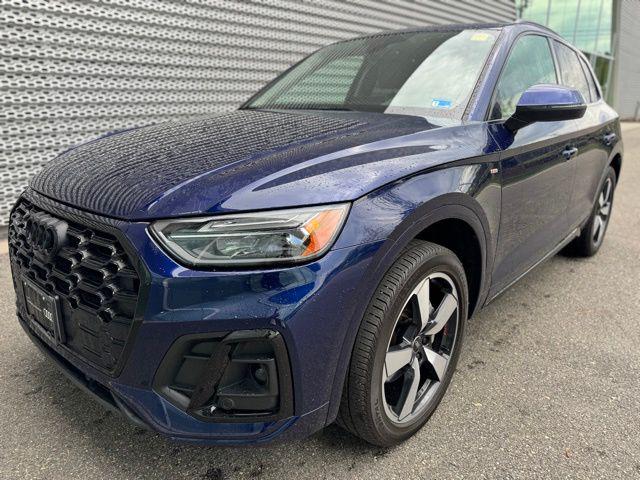 2022 Audi Q5 45 Premium Plus's photo