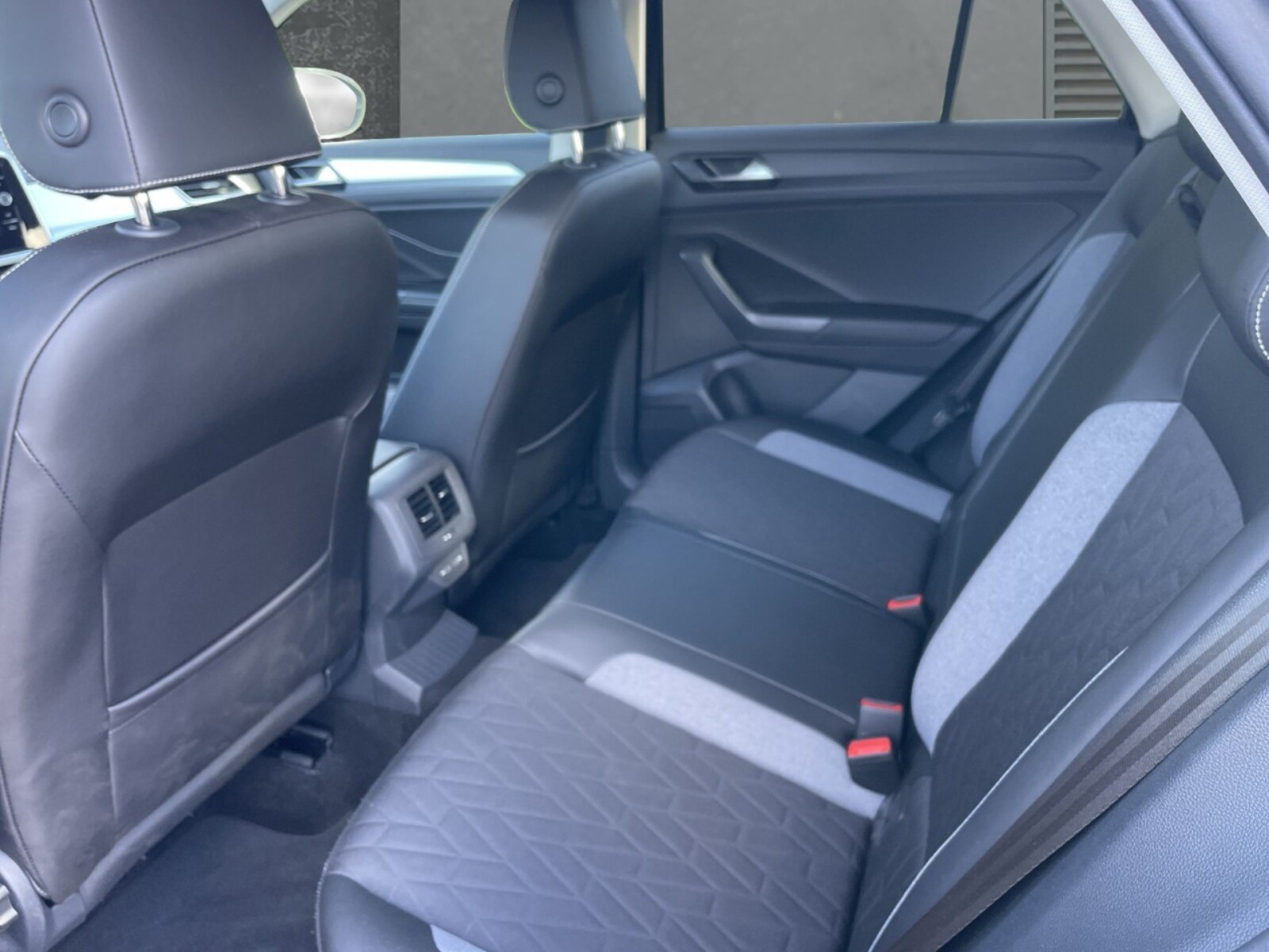 Volkswagen T-Roc – Bild 10