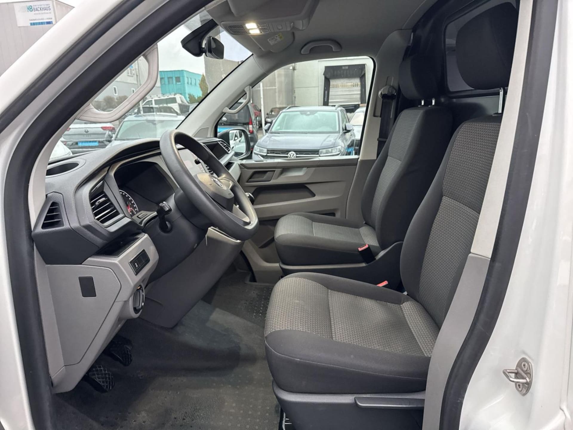 Volkswagen T6.1 Transporter Kasten kurzer Radstand