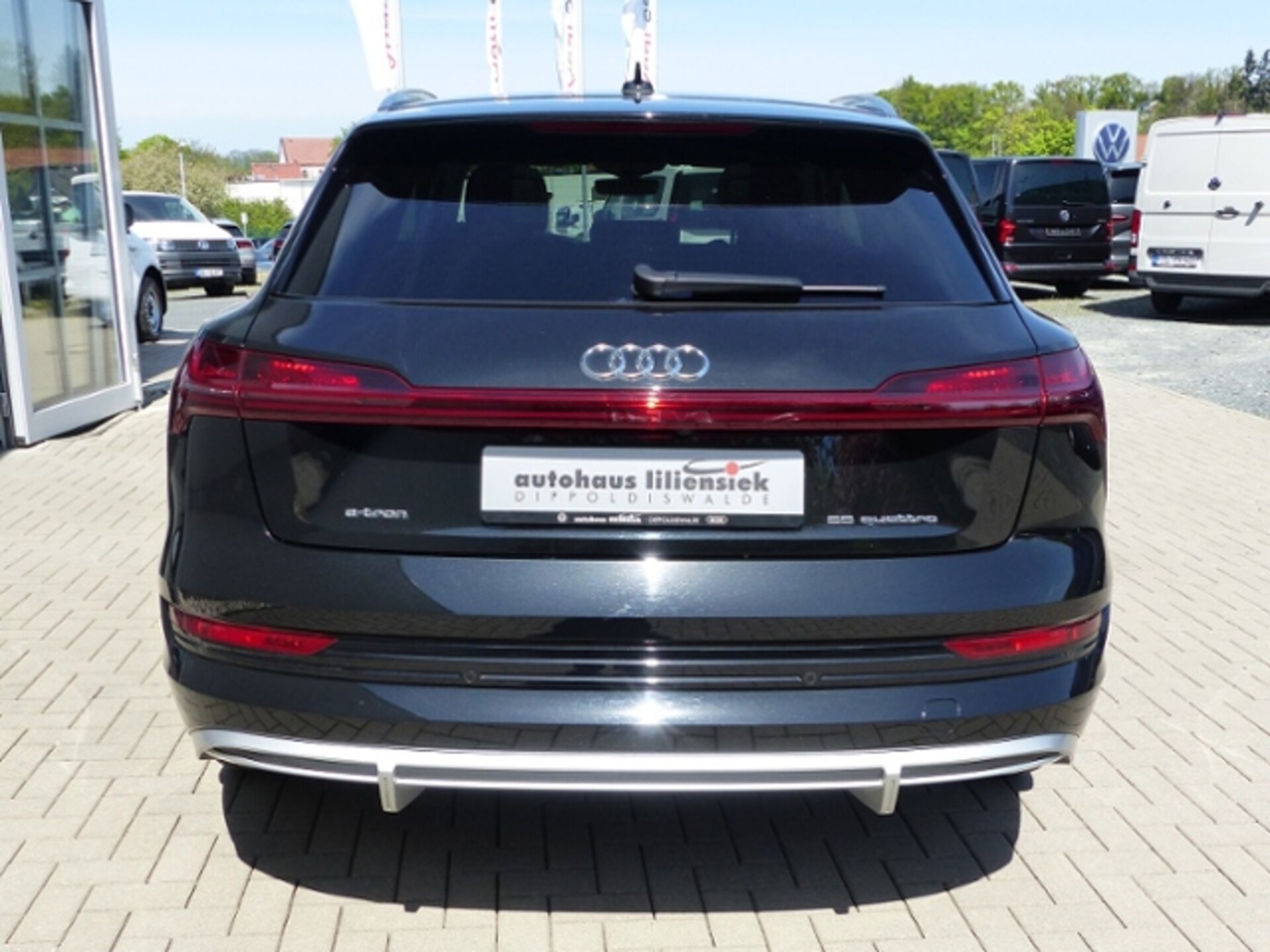 Audi e-tron S line