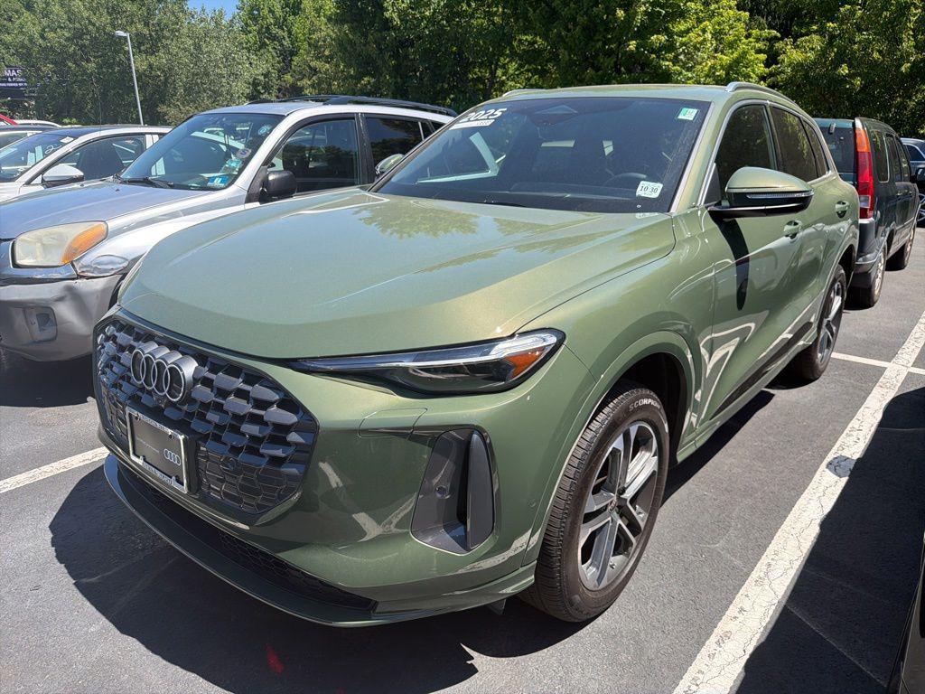 2025 Audi Q5 Premium Plus quattro's photo
