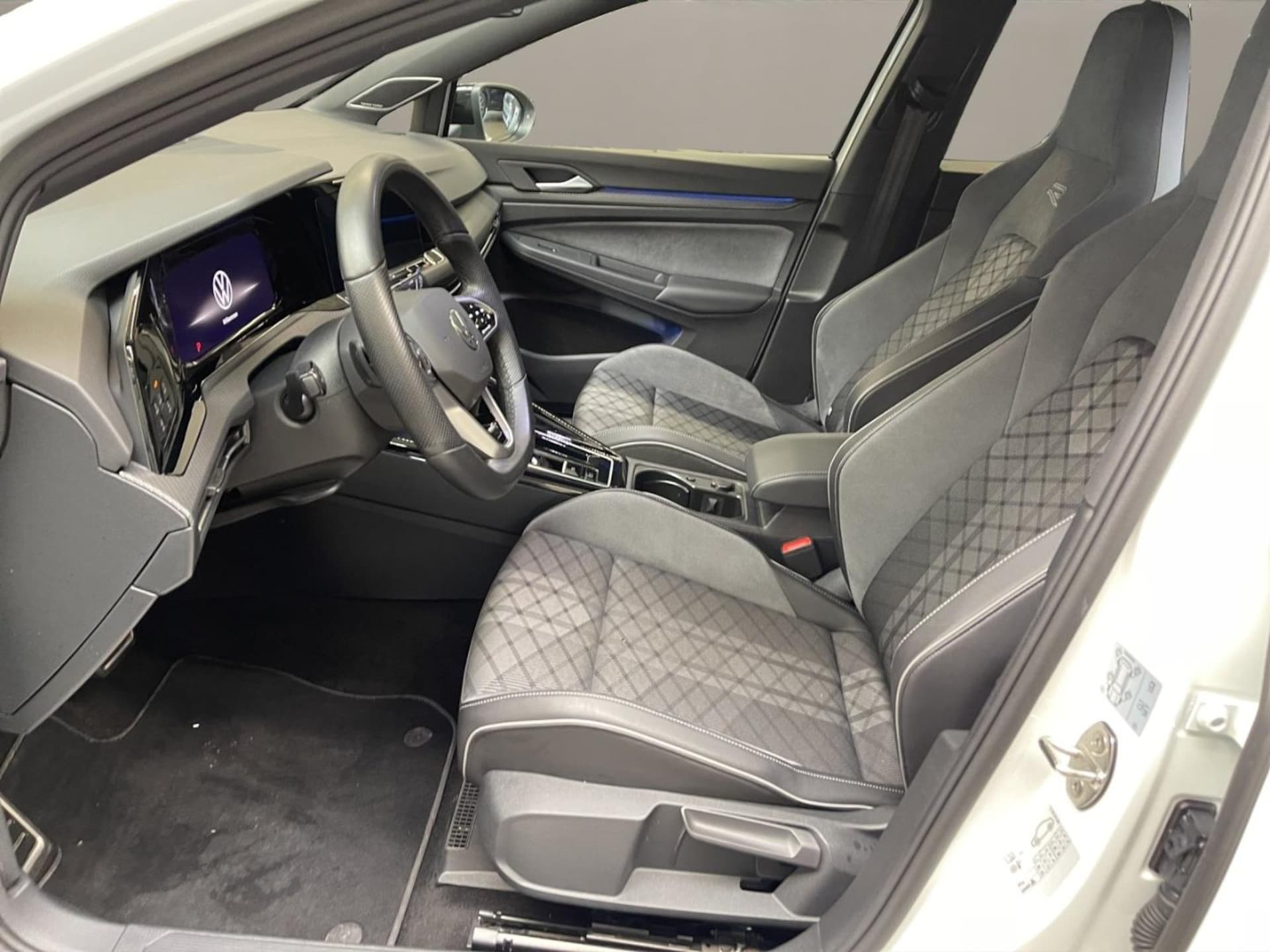Volkswagen Golf R-Line