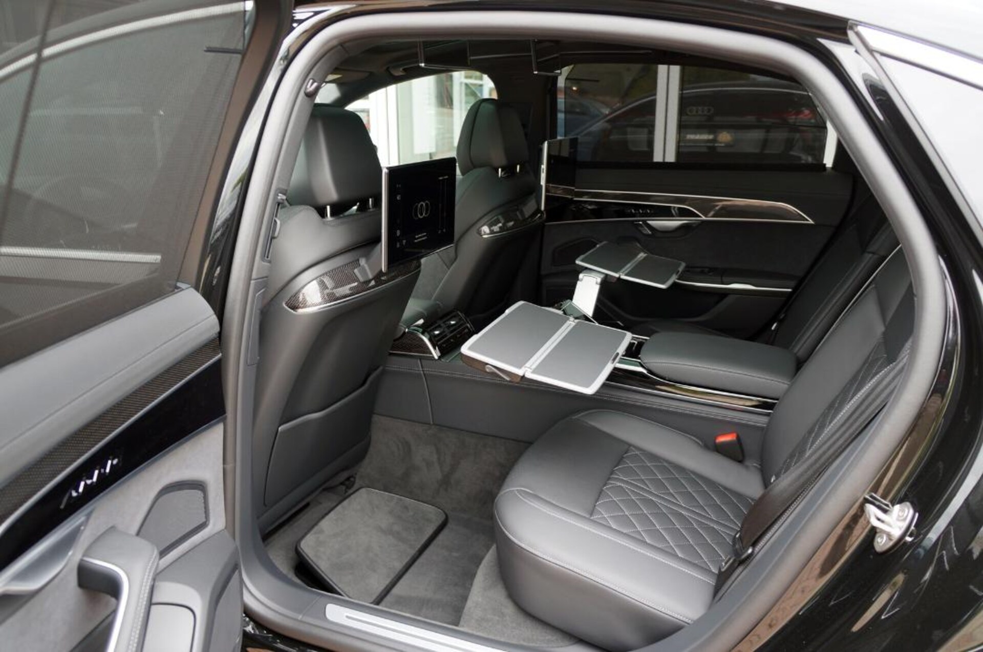 Audi A8 L TFSI e