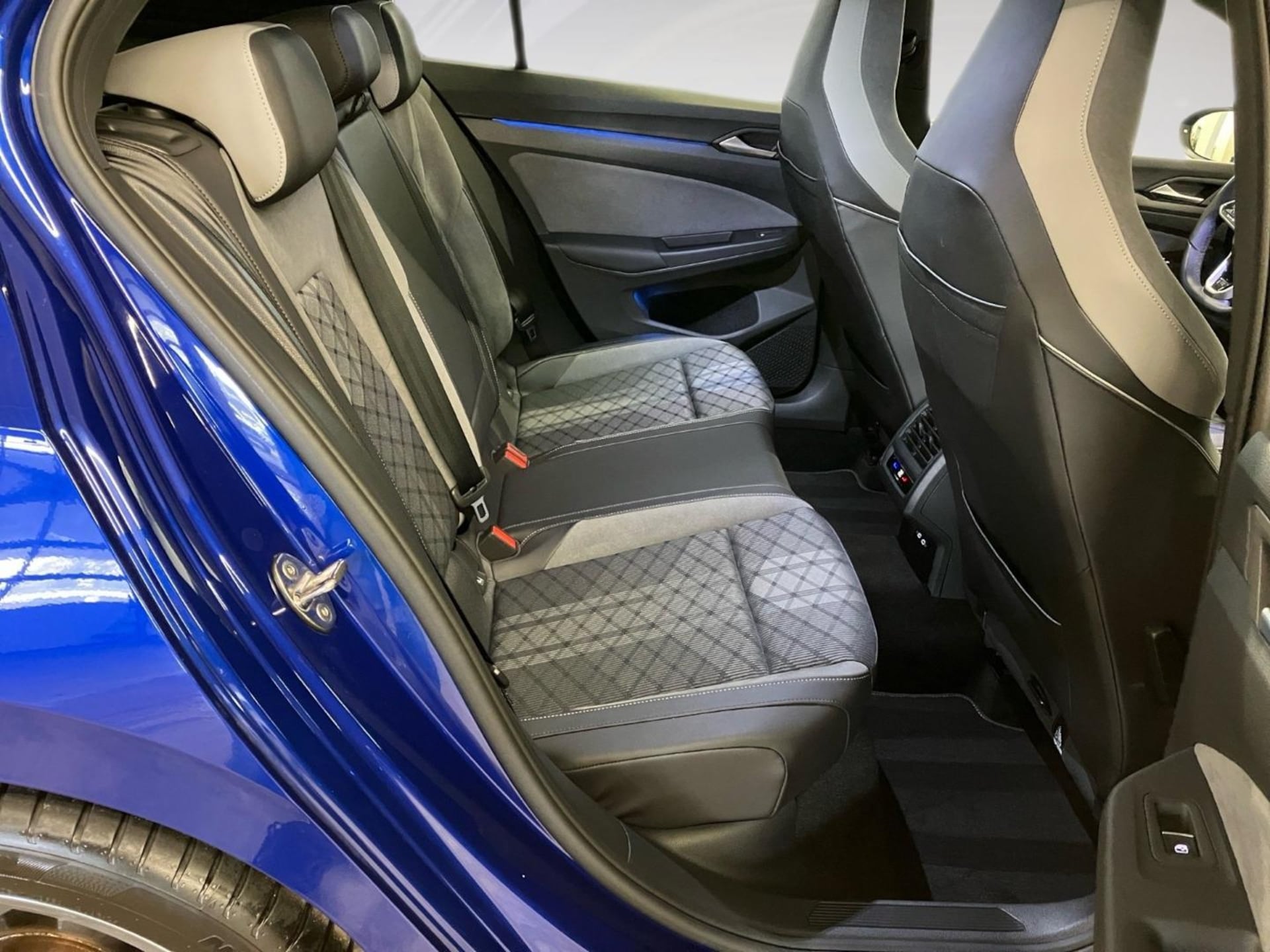 Volkswagen Golf R-Line