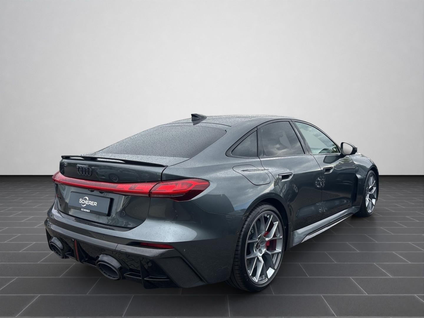 Bild über Audi RS 5 Limousine TFSI quattro 470 kW tiptronic - für weitere Informationen kontaktieren Sie den Audi Partner