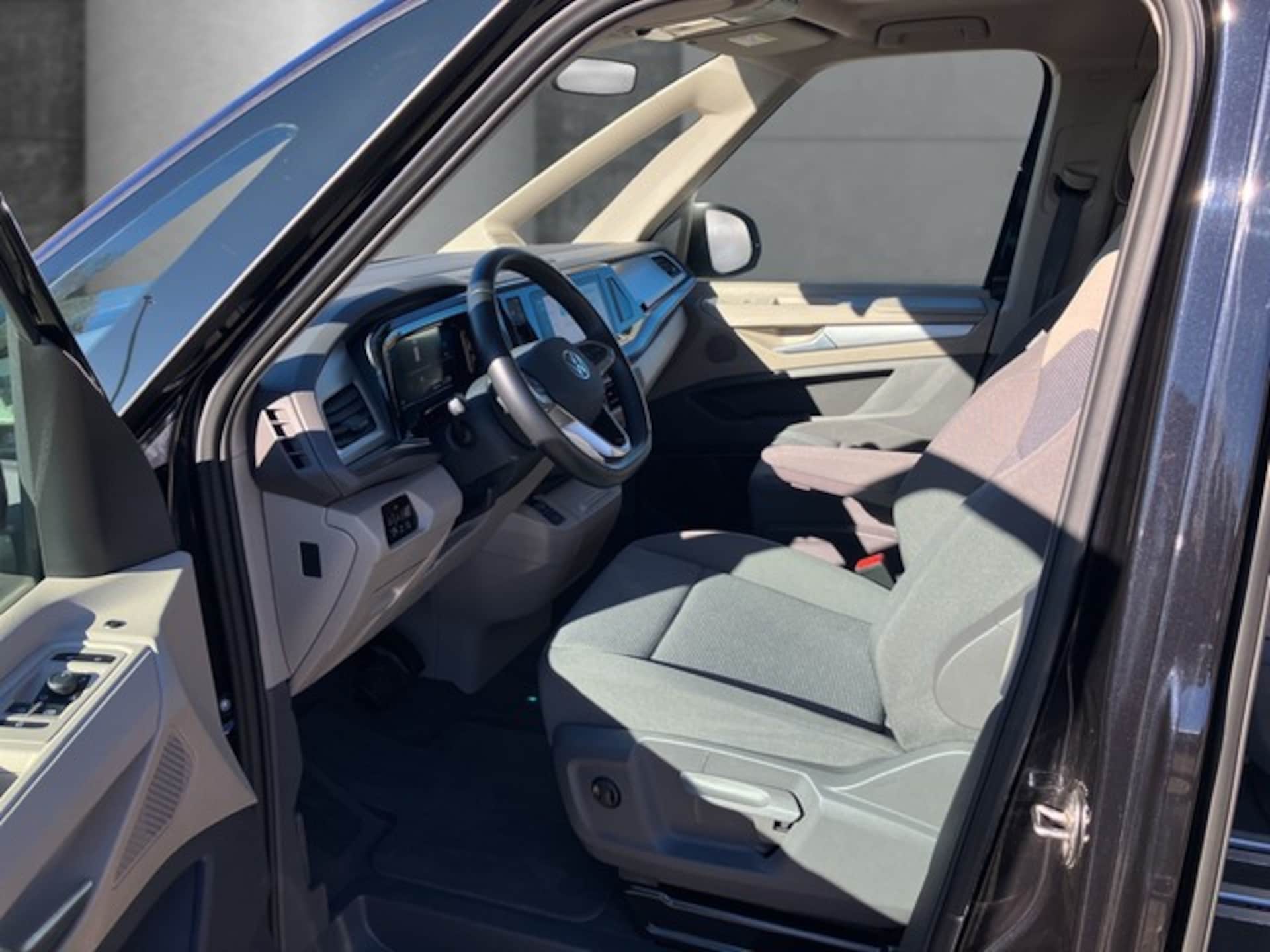 Volkswagen Multivan Basis-Modell