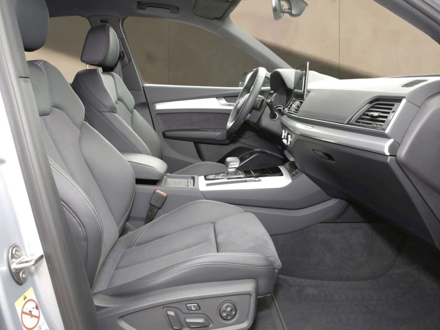Bild über Audi Q5 Sportback TFSI e S line business 50 TFSI e quattro S tronic - für weitere Informationen kontaktieren Sie den Audi Partner