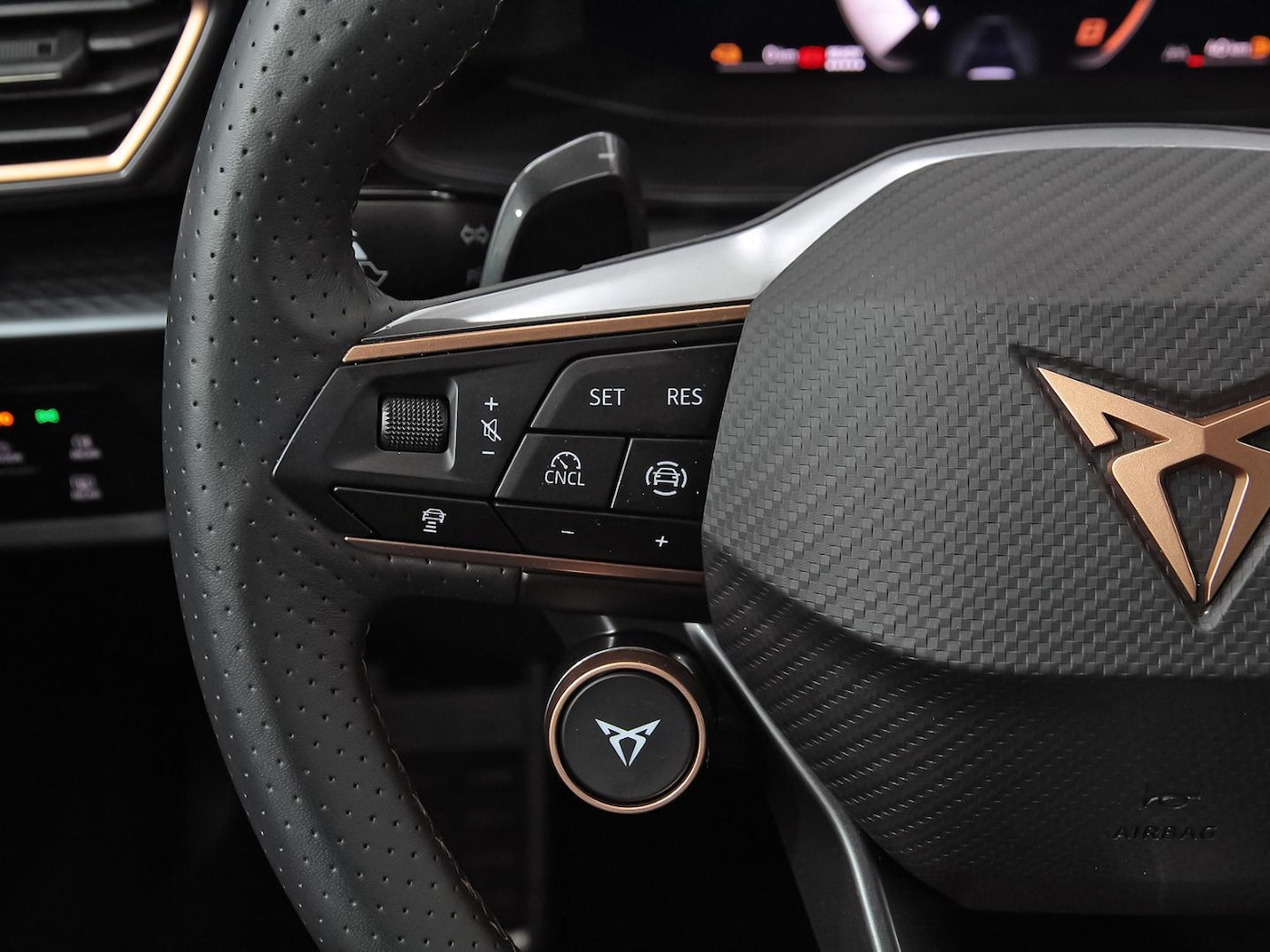 CUPRA Formentor 1.5 TSI e-Hybrid DSG 150 kW (204 CV) — photo 17