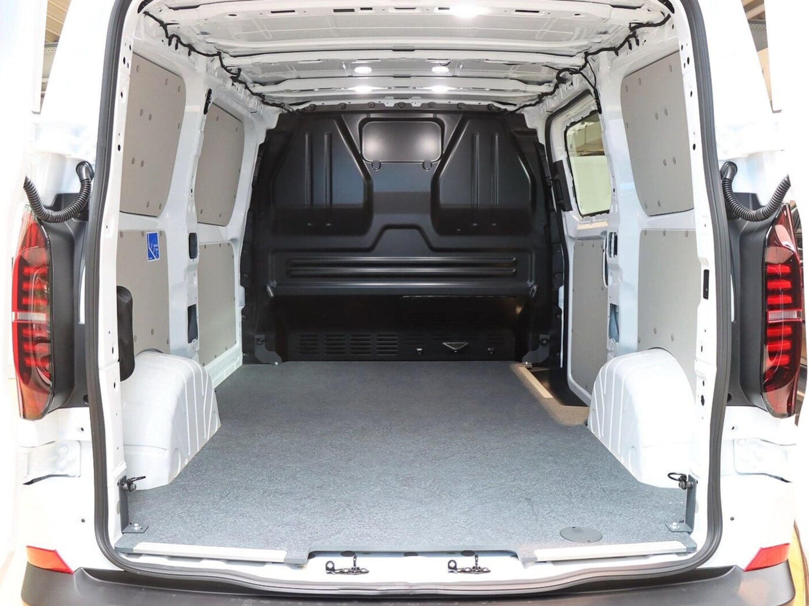 Volkswagen Transporter Kasten kurzer Radstand – Bild 14