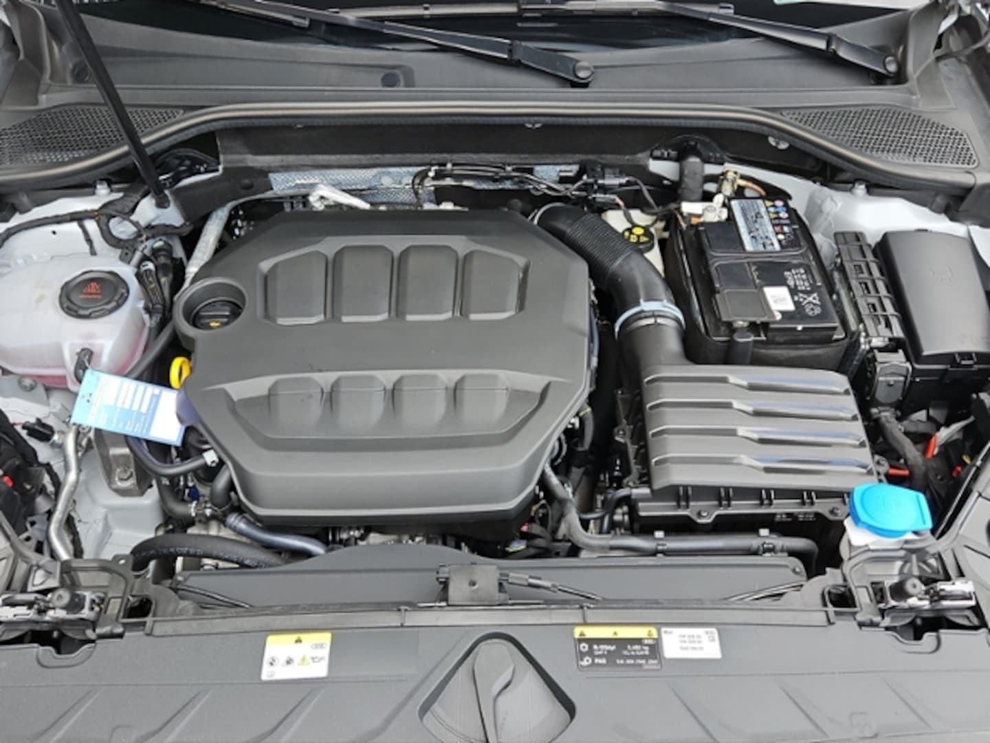 Bild über Audi Q2 S line 40 TFSI quattro S tronic - für weitere Informationen kontaktieren Sie den Audi Partner