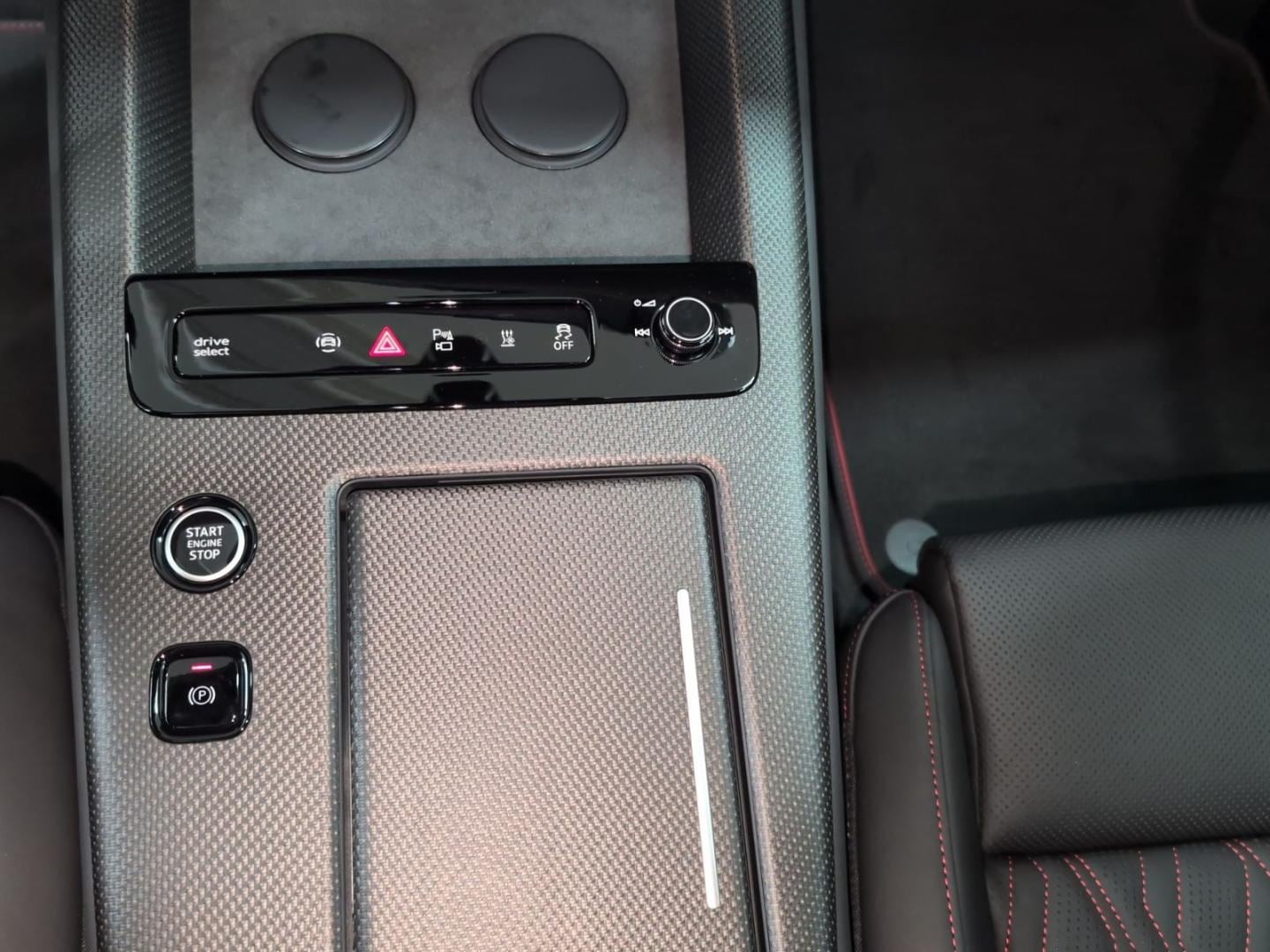 Bild über Audi Q7 SUV TDI quattro 220 kW tiptronic - für weitere Informationen kontaktieren Sie den Audi Partner