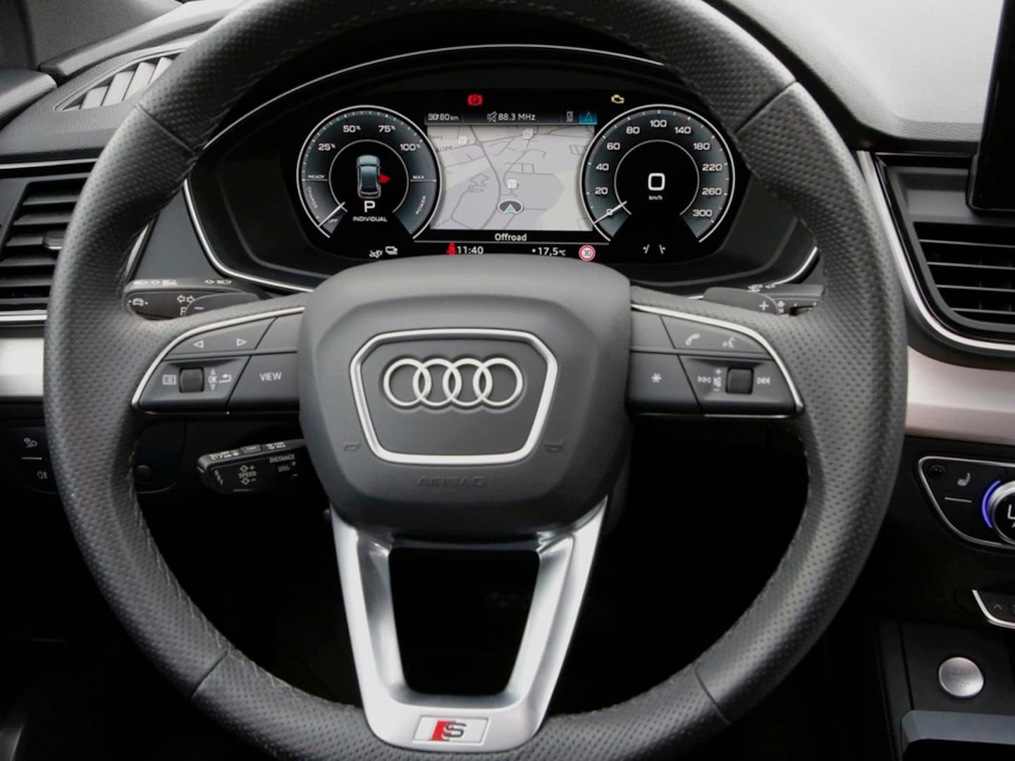 Bild über Audi Q5 Sportback TFSI e S line business 50 TFSI e quattro S tronic - für weitere Informationen kontaktieren Sie den Audi Partner