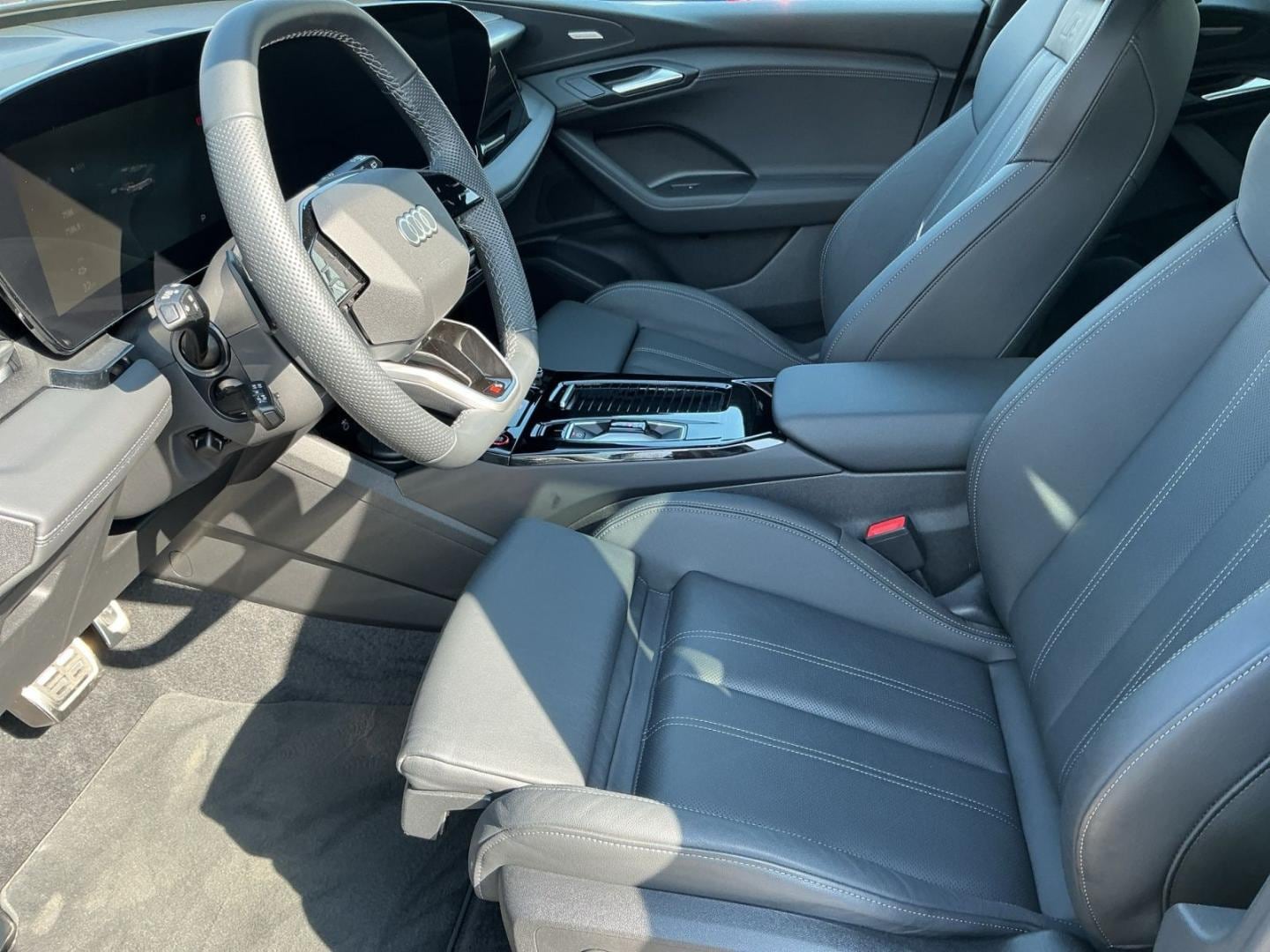 Bild über Audi SQ6 SUV e-tron e-tron quattro - für weitere Informationen kontaktieren Sie den Audi Partner
