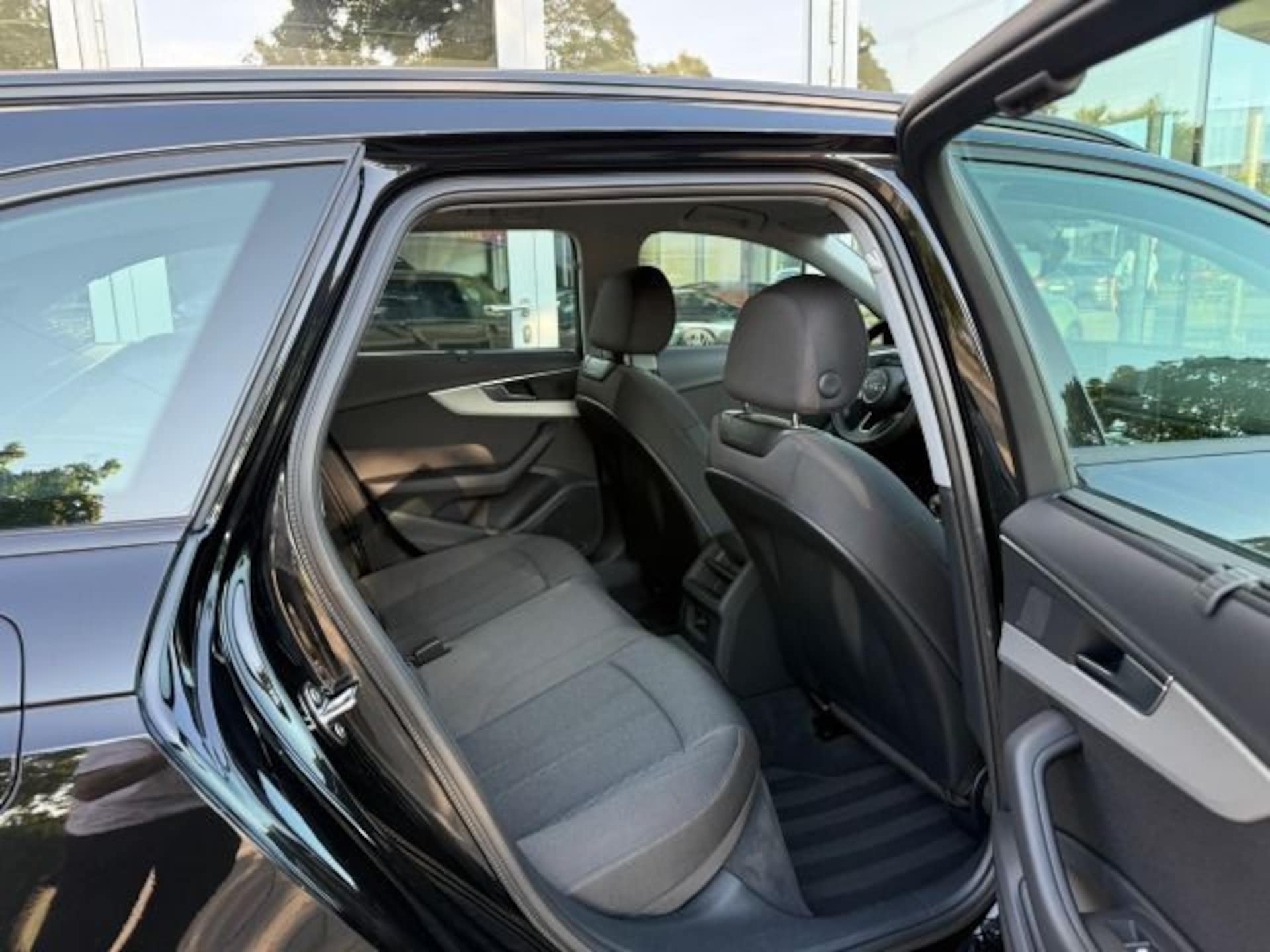 Audi A4 Avant S line