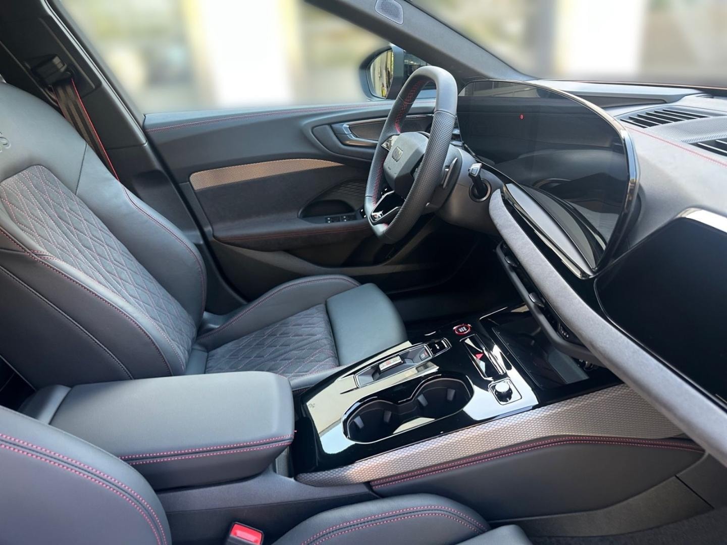 Bild über Audi A5 Avant TDI quattro 150 kW S tronic - für weitere Informationen kontaktieren Sie den Audi Partner