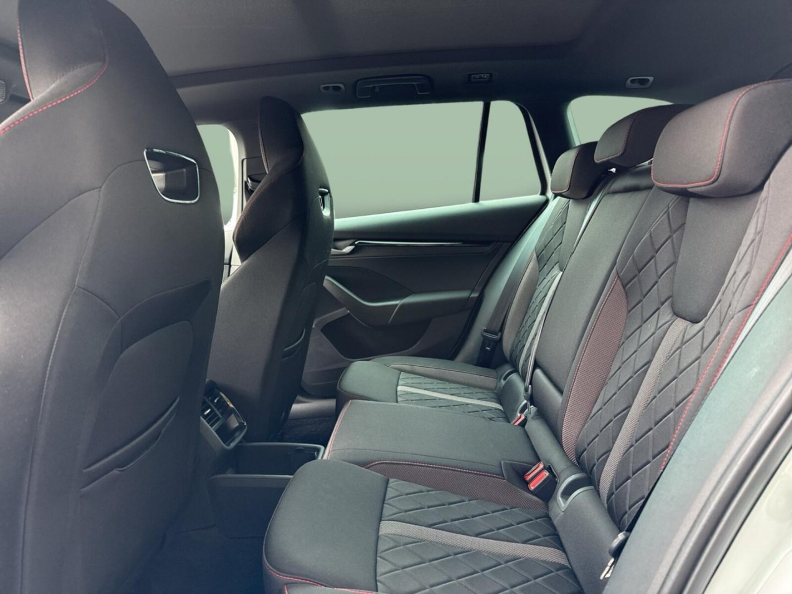 Škoda Octavia Combi – Bild 11