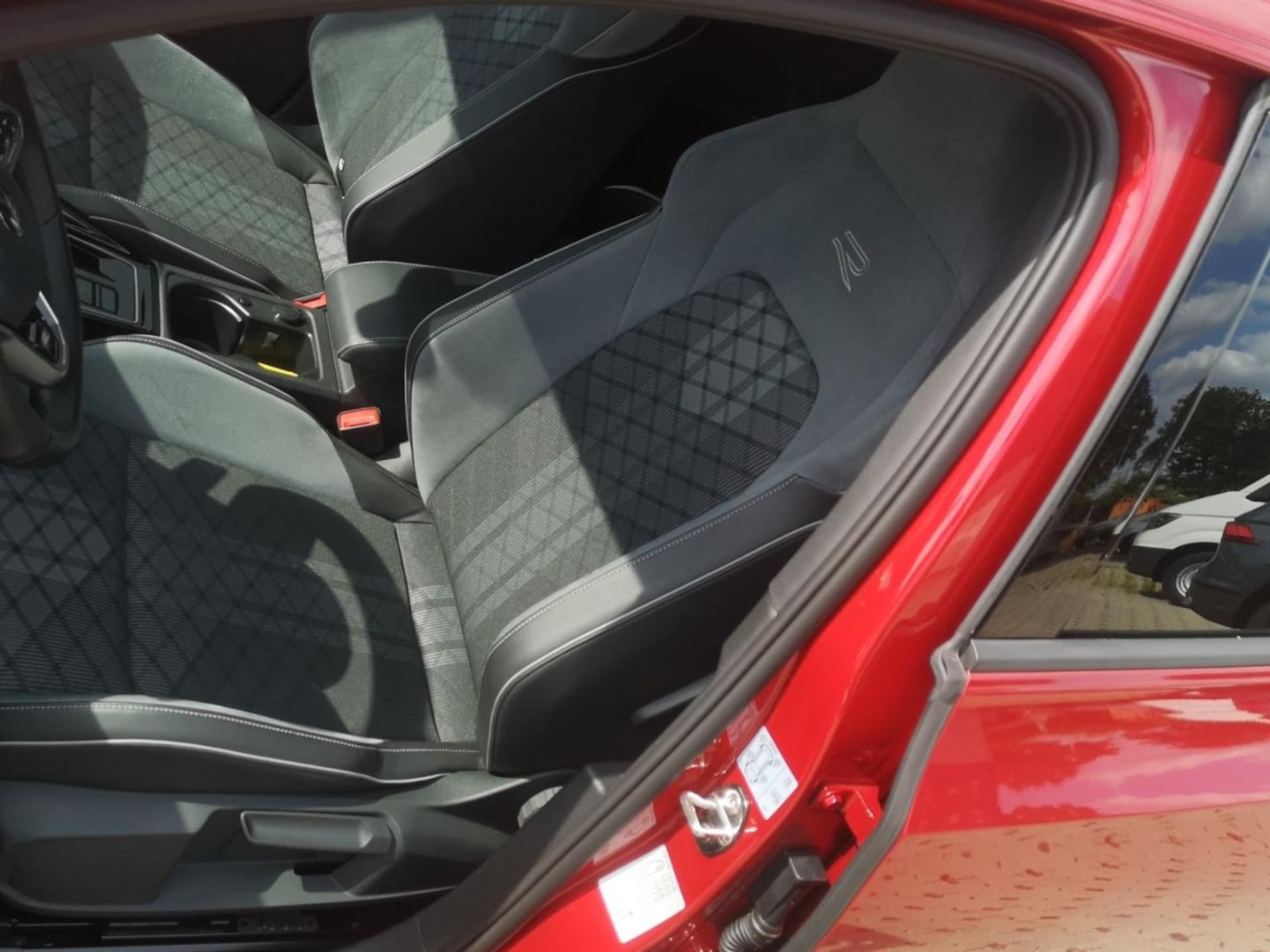 Volkswagen Golf R-Line
