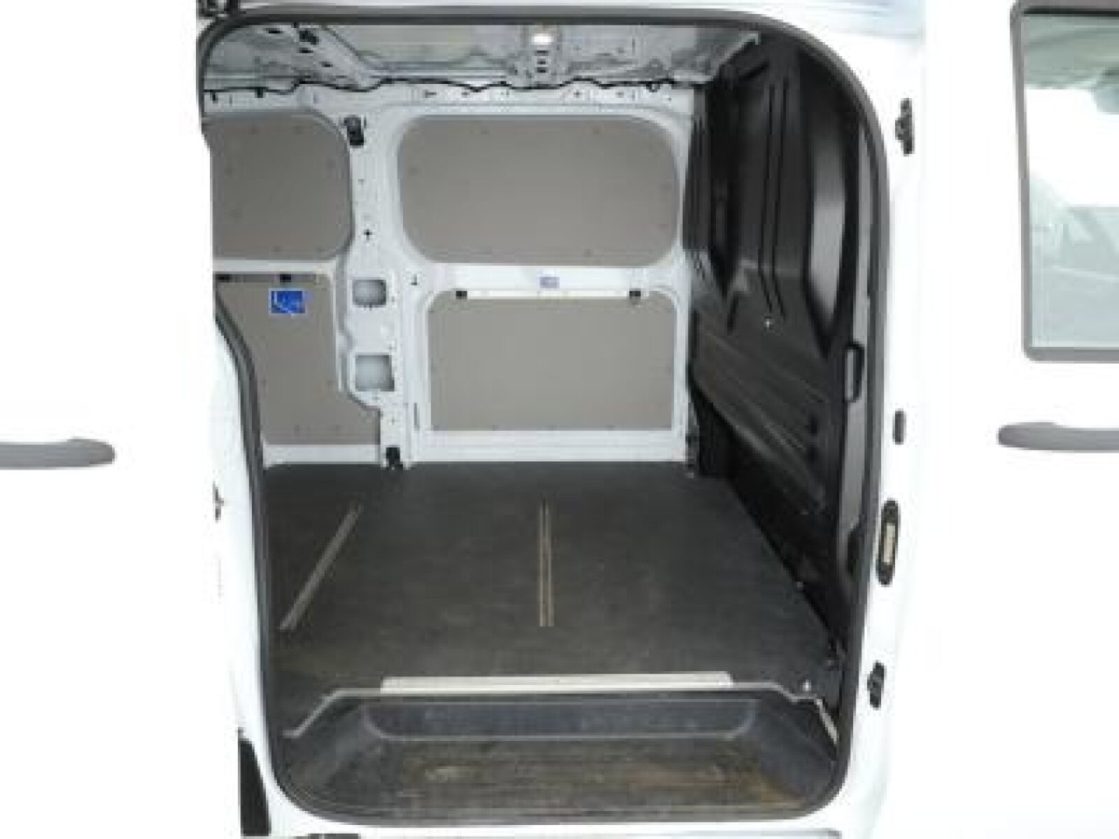 Volkswagen Transporter Kasten langer Radstand – Bild 8