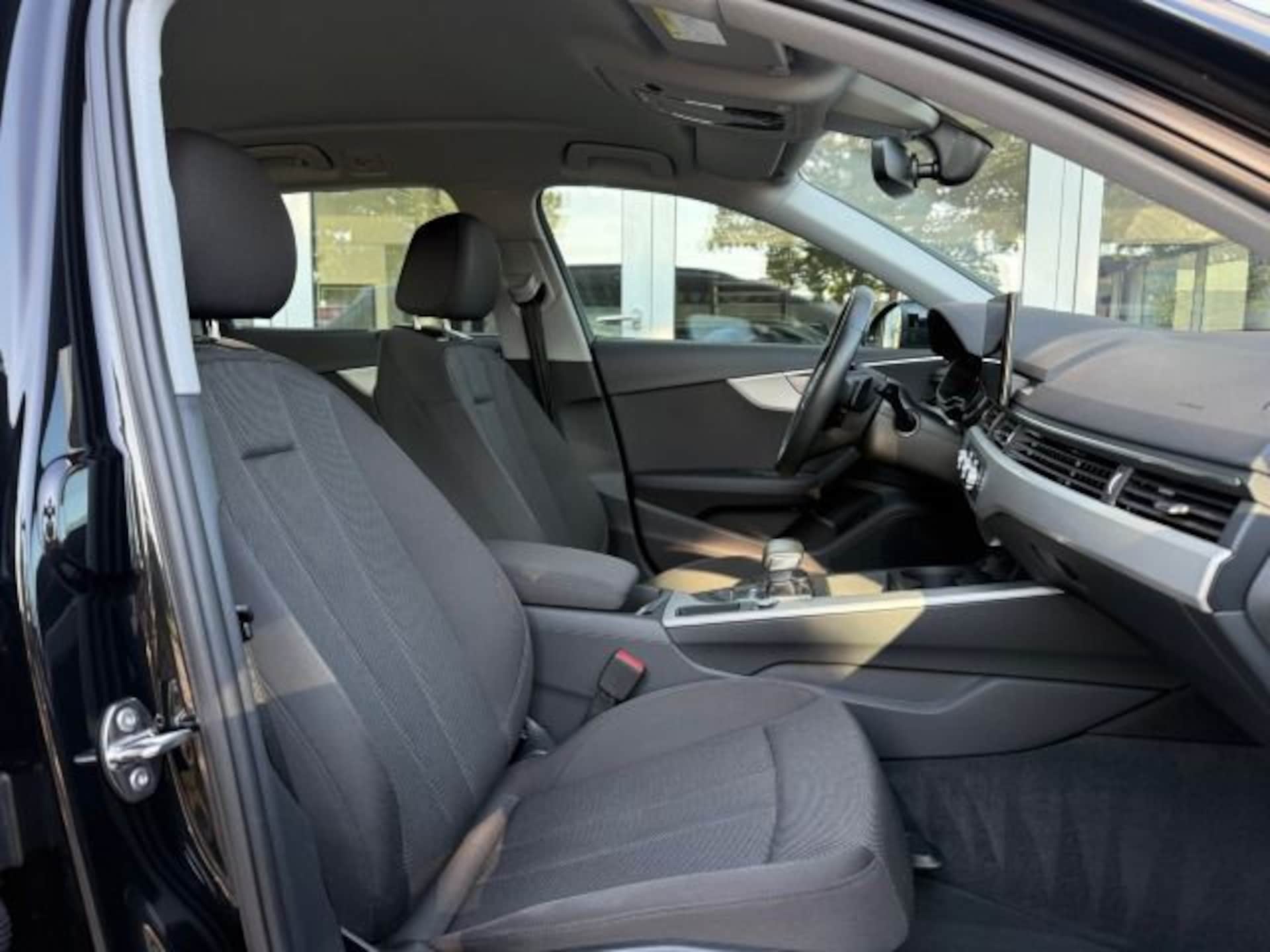 Audi A4 Avant S line