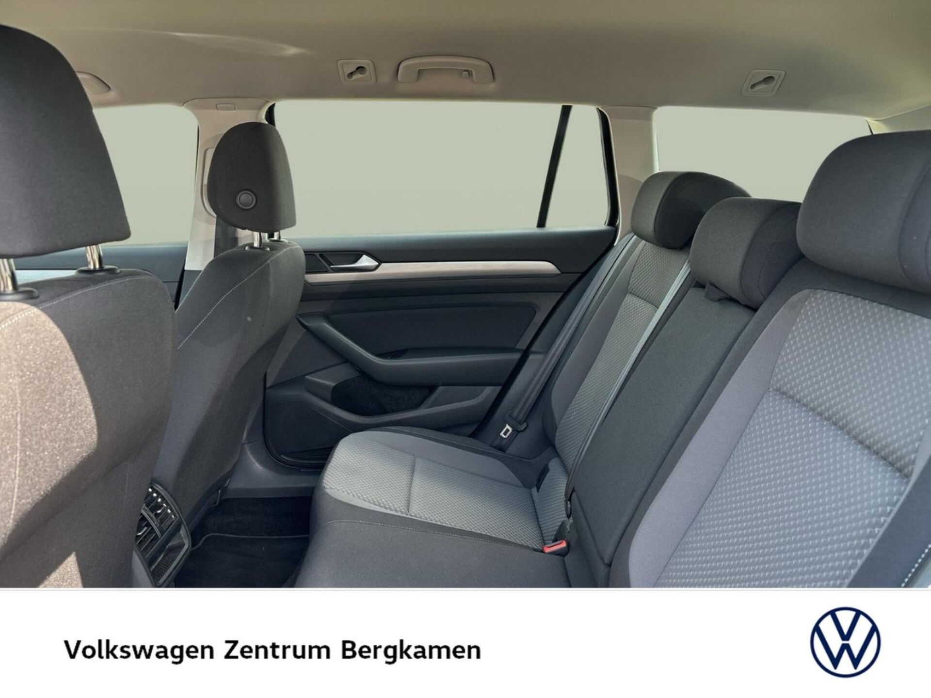 Volkswagen Passat Variant Basis-Modell