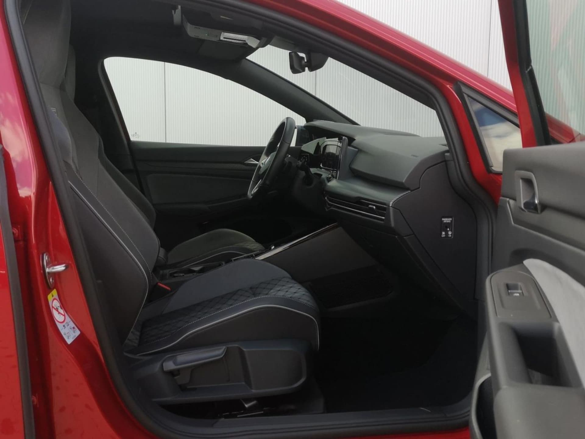 Volkswagen Golf R-Line